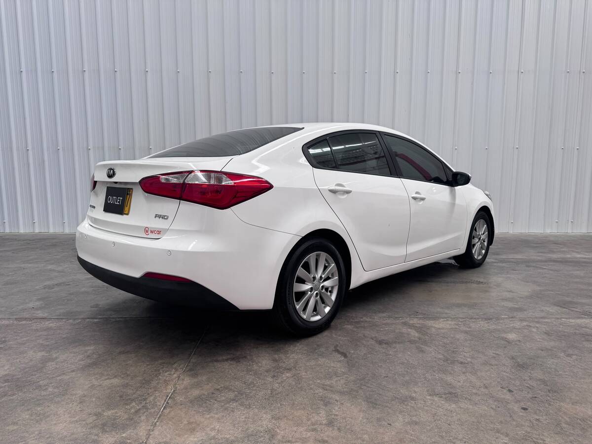 Kia CERATO PRO 1.6 AT 2AB 4P