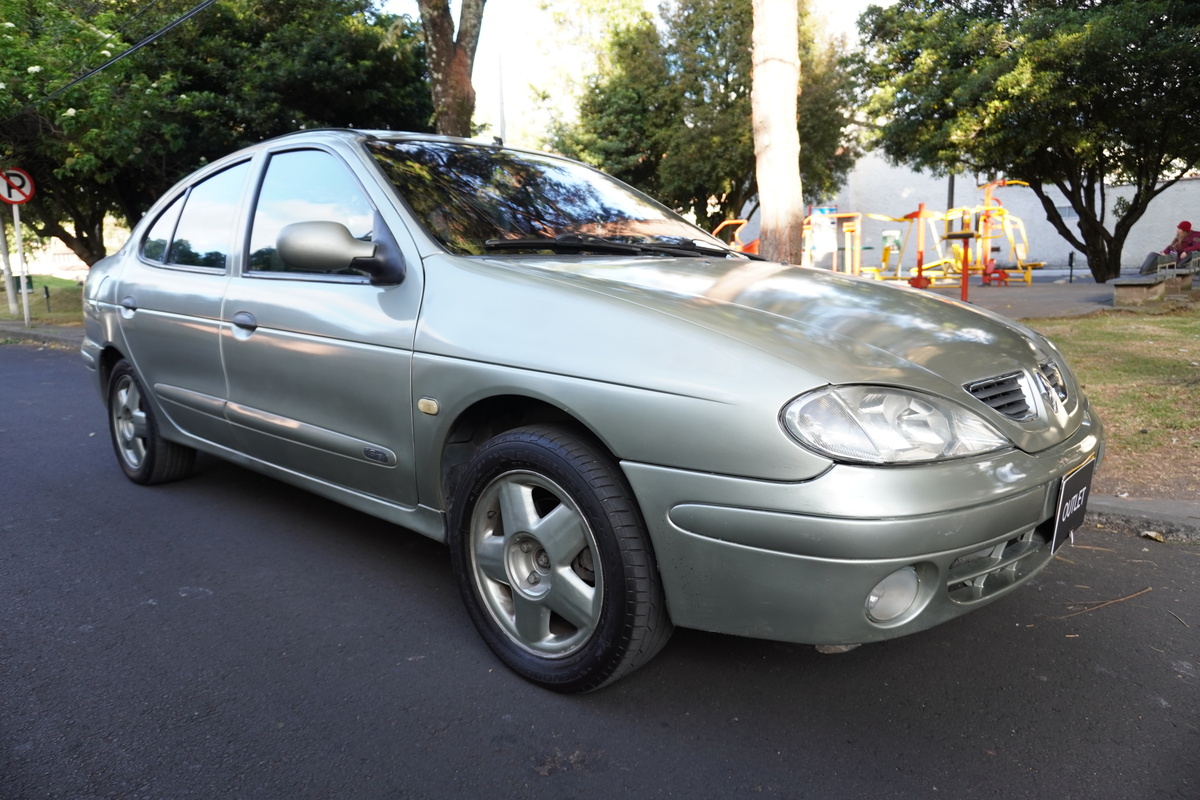 Renault Megane Unique 1.6 Mt Aa