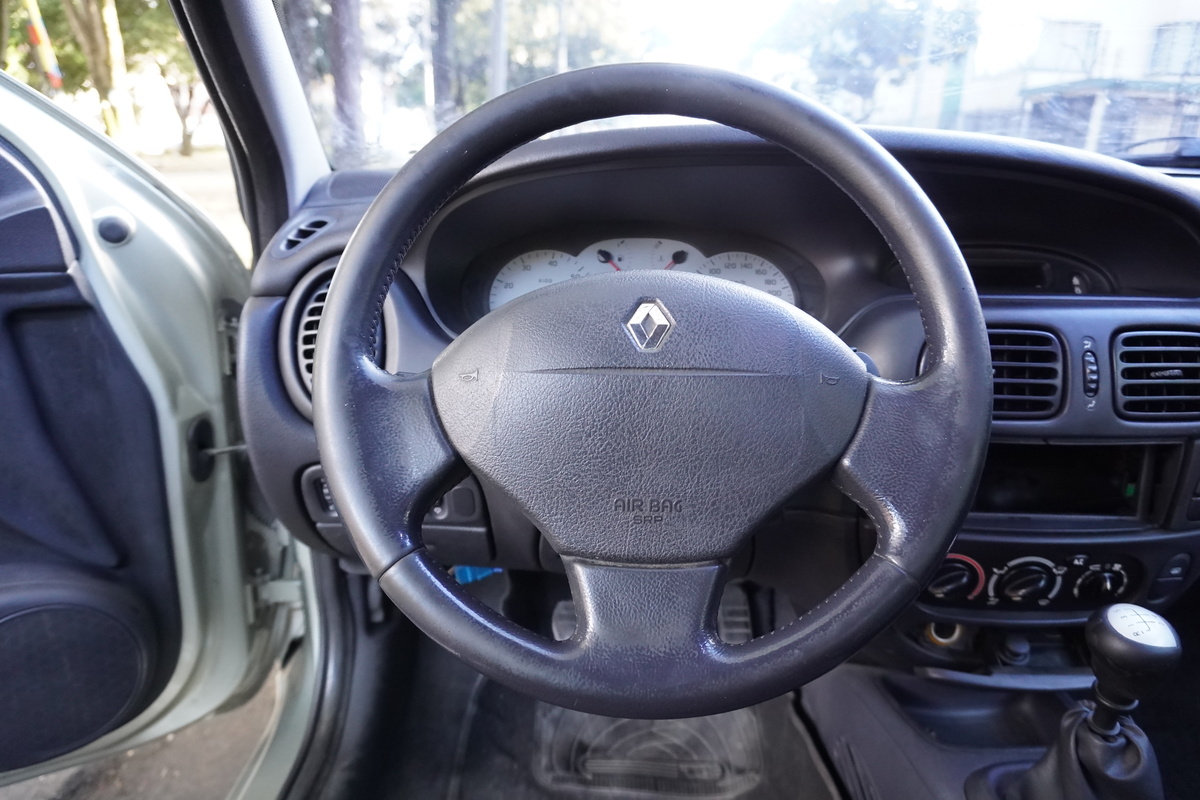 
								Renault Megane Unique 1.6 Mt Aa full									