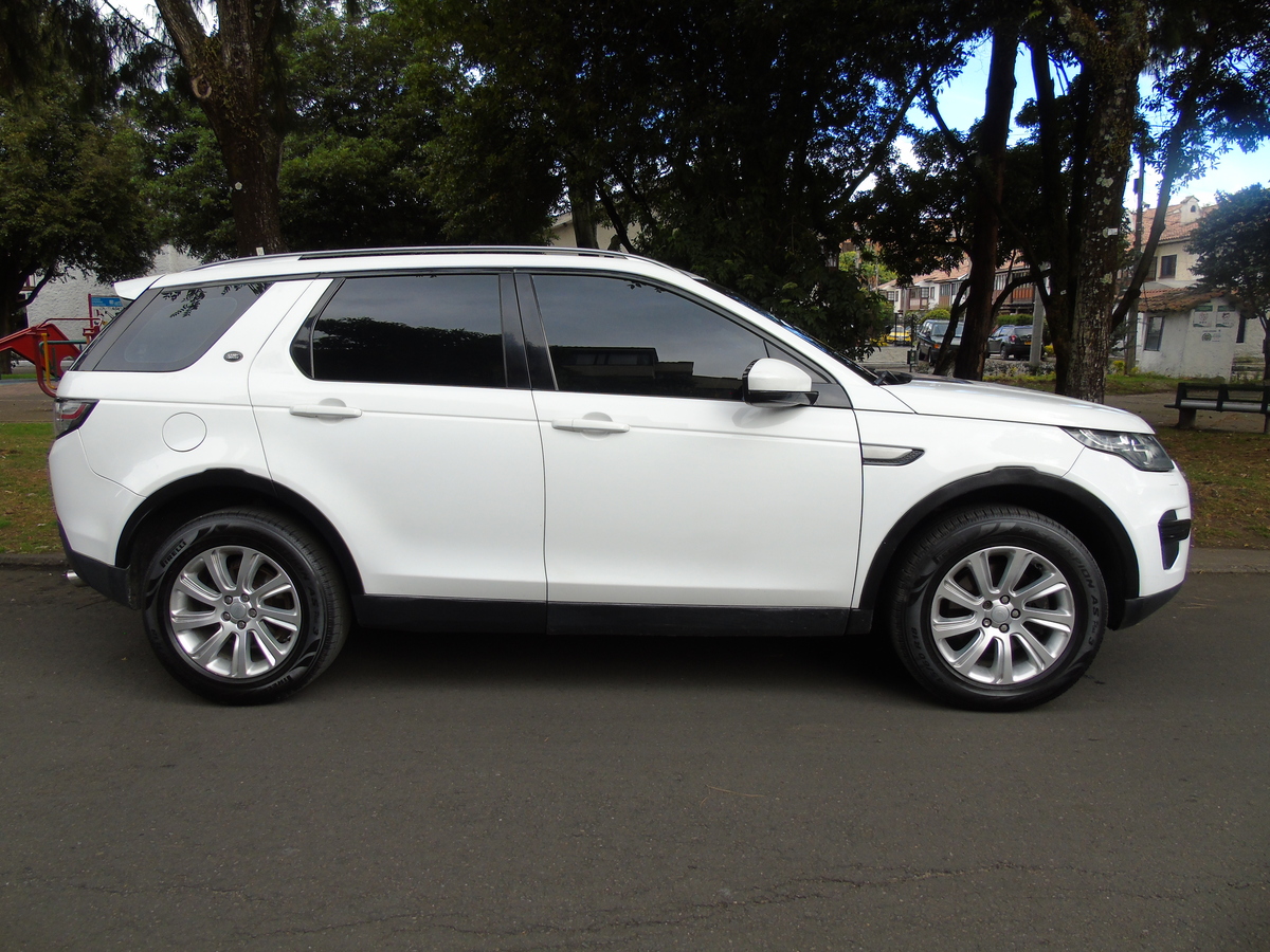 
								Land Rover Discovery Sport S 2.0 Tp T full									