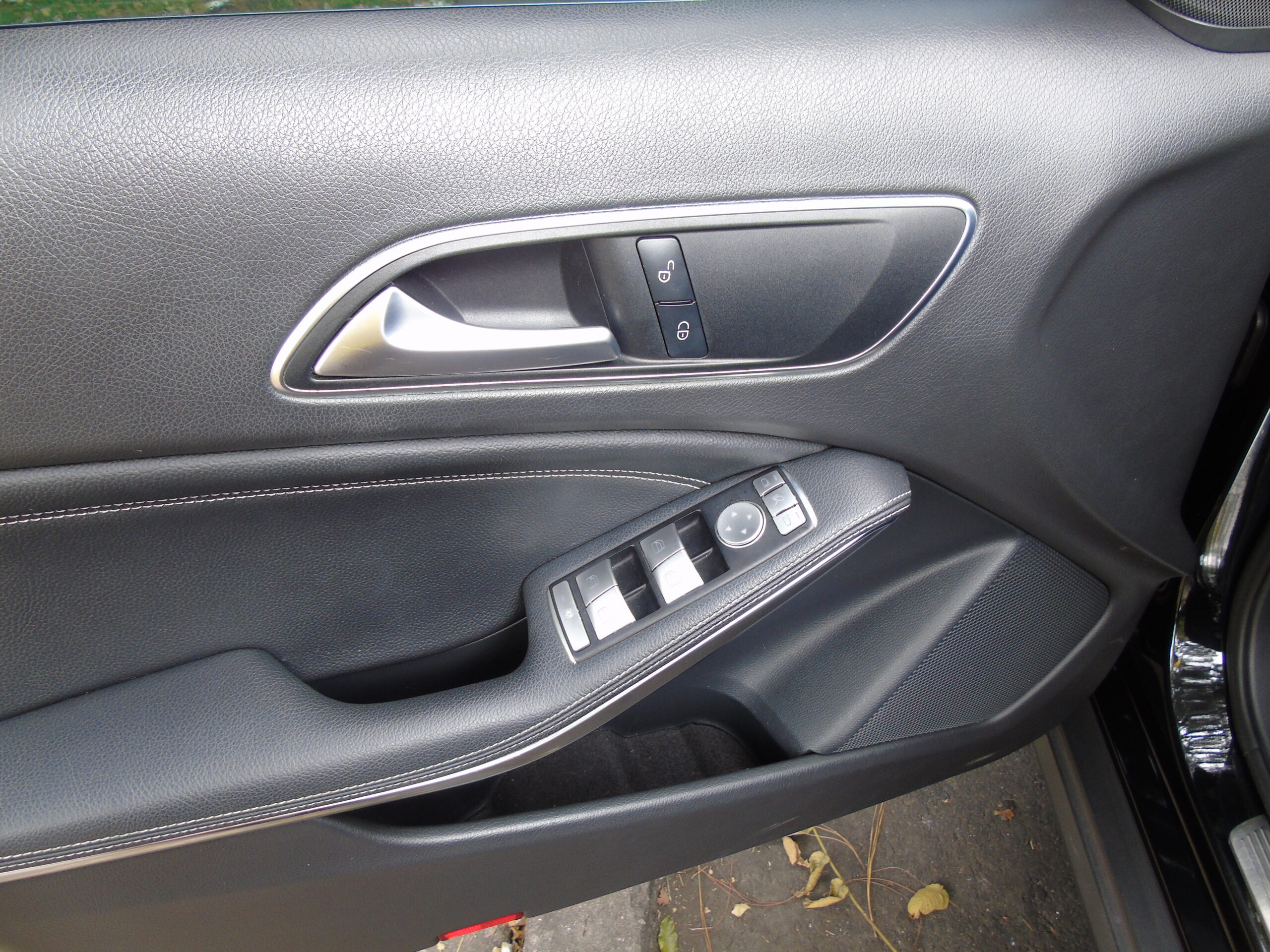 
								Mercedes Benz Gla 200 Urban 1.6 Tp T 4×2 full									