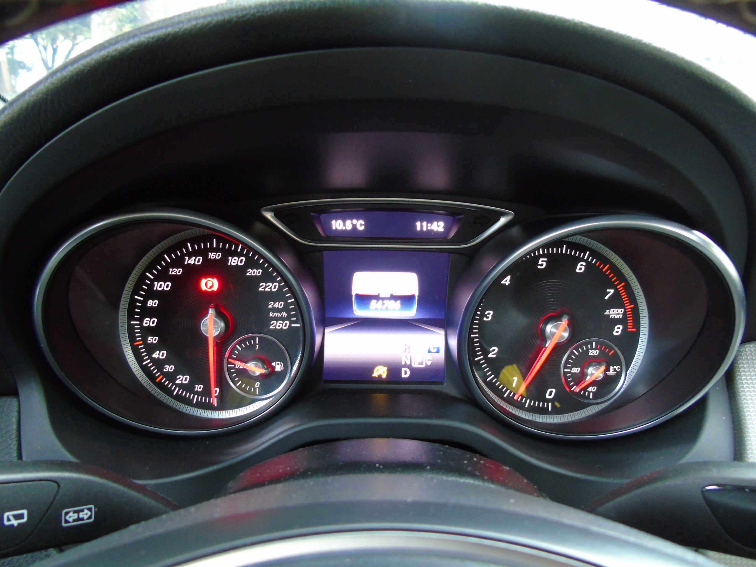 
								Mercedes Benz Gla 200 Urban 1.6 Tp T 4×2 full									