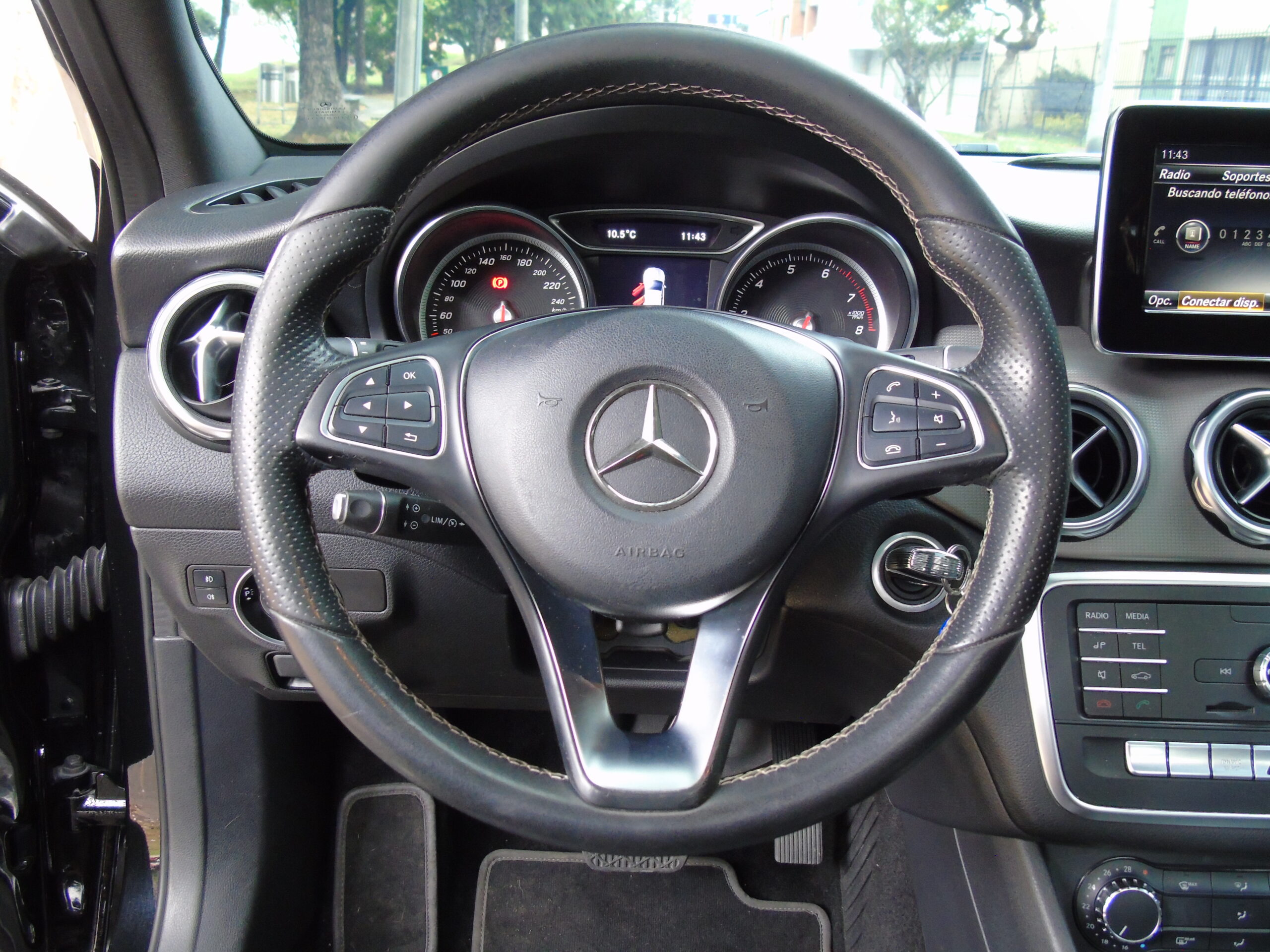 
								Mercedes Benz Gla 200 Urban 1.6 Tp T 4×2 full									