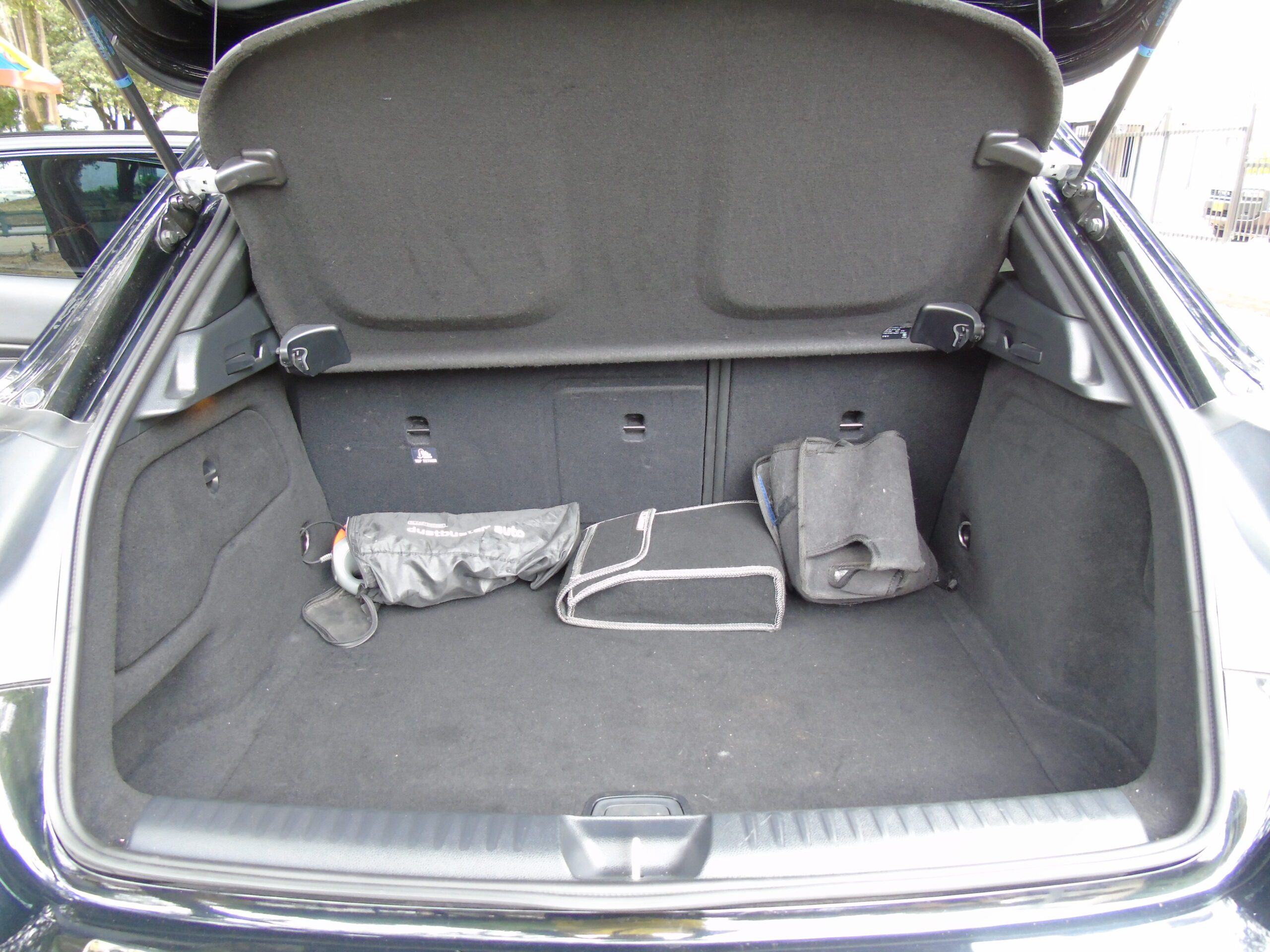
								Mercedes Benz Gla 200 Urban 1.6 Tp T 4×2 full									