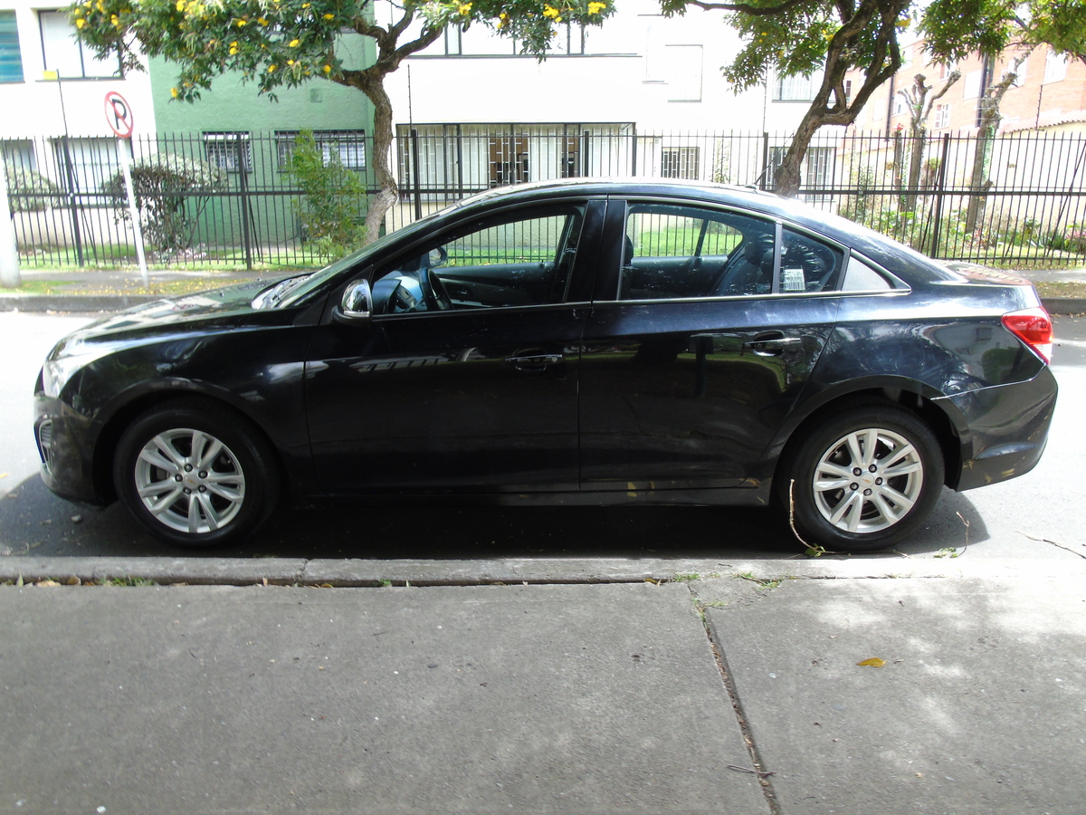 
								CHEVROLET CRUZE LS 1.8 AT CT TC 4P full									