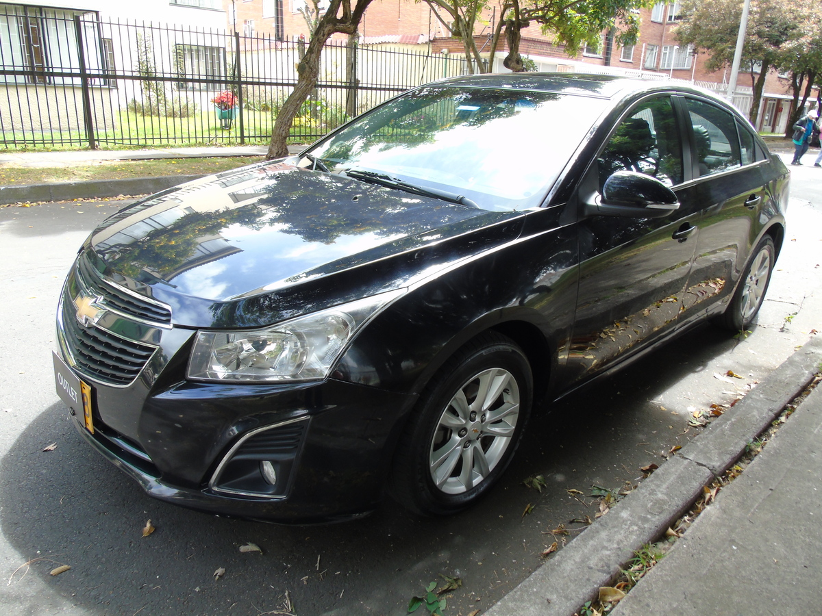 
								CHEVROLET CRUZE LS 1.8 AT CT TC 4P full									