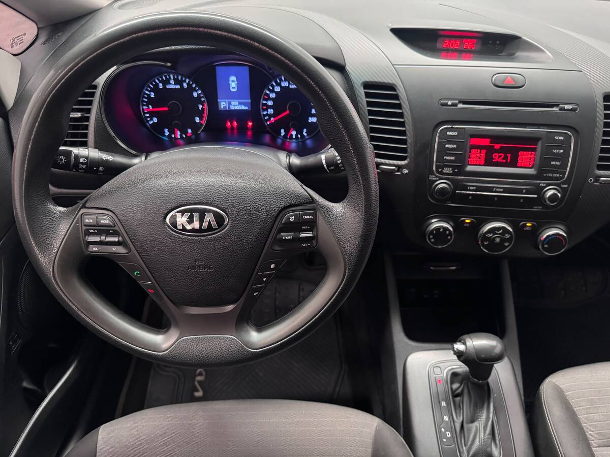 
								Kia CERATO PRO 1.6 AT 2AB 4P full									