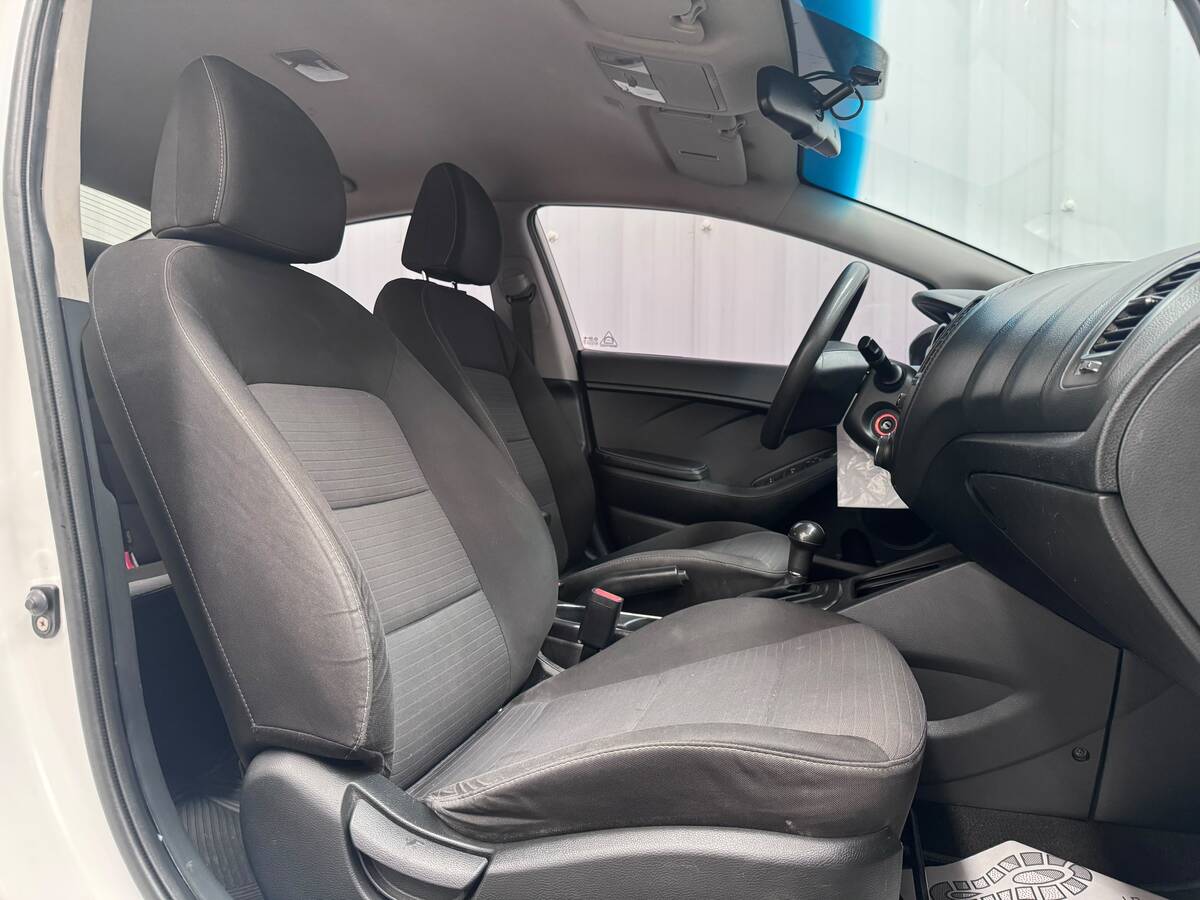 
								Kia CERATO PRO 1.6 AT 2AB 4P full									