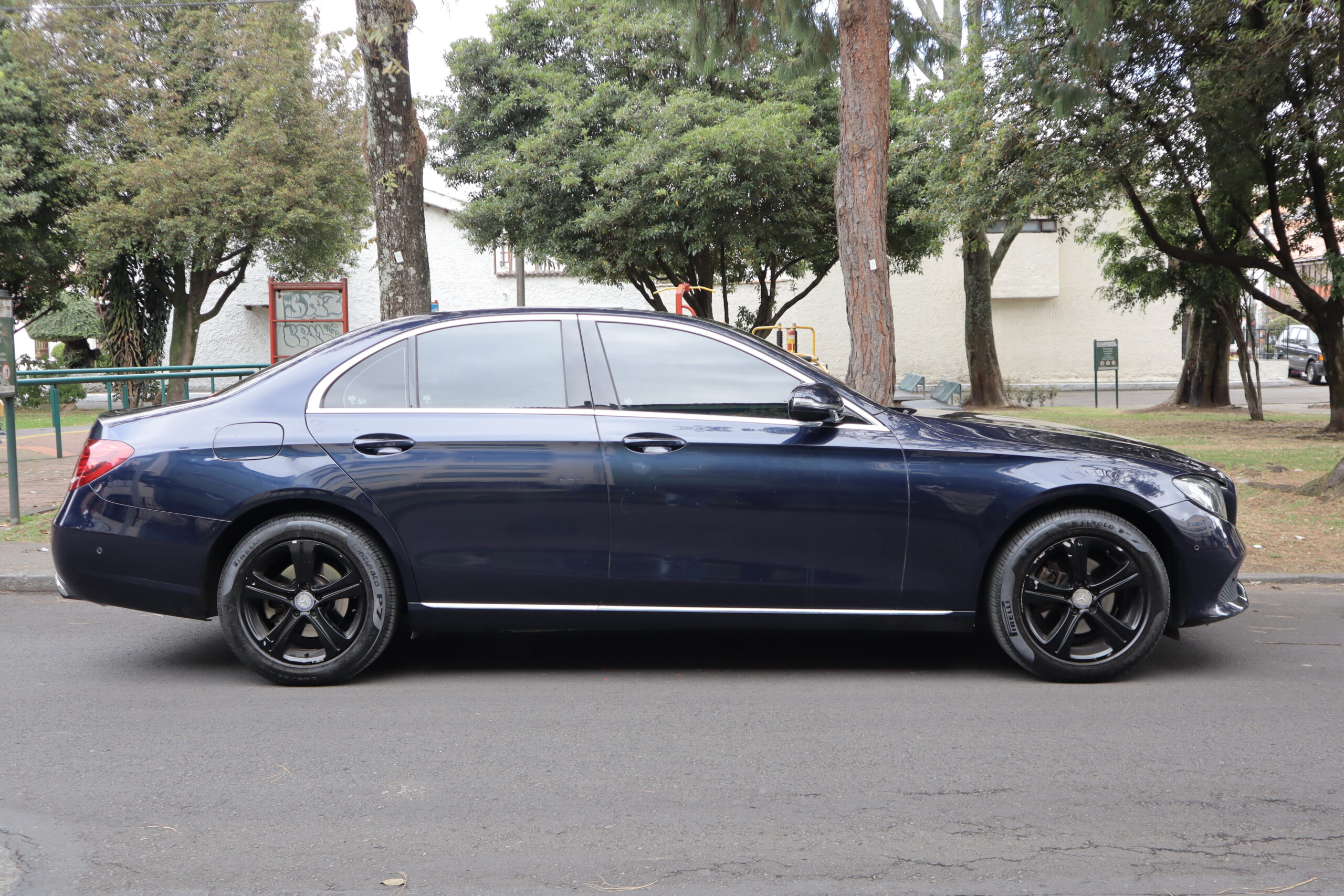 MERCEDES BENZ E 200 AVANTGARDE 2.0 TP T CT 4X2