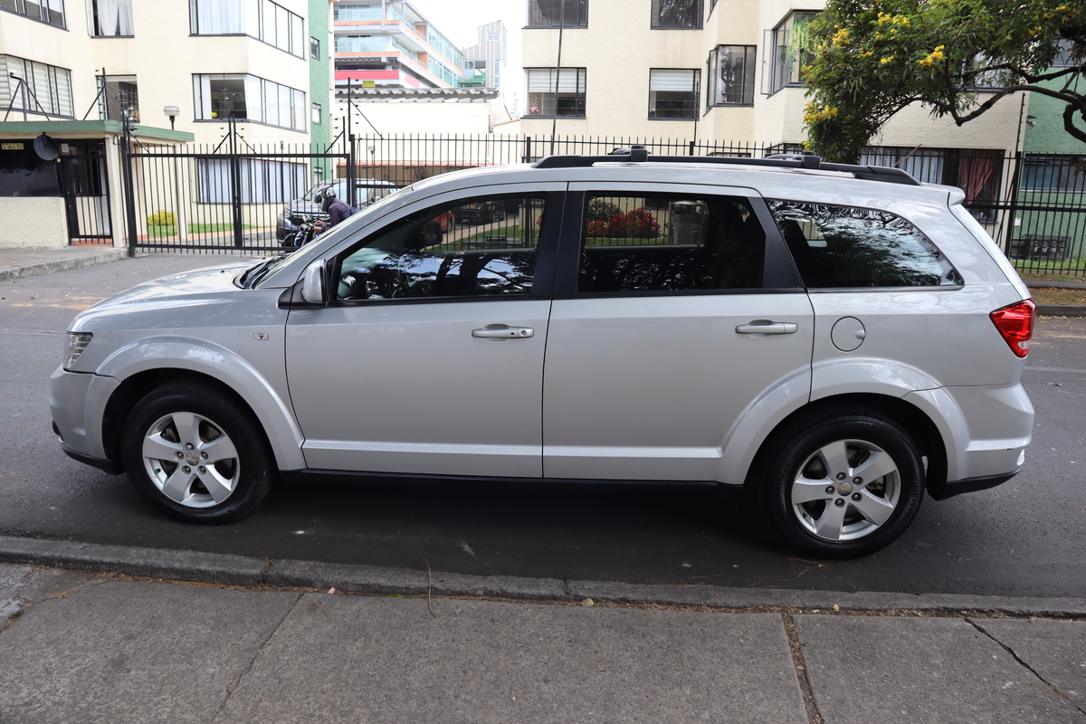 
								Dodge Journey Se 2.4 Tp 7psj 4×2 full									