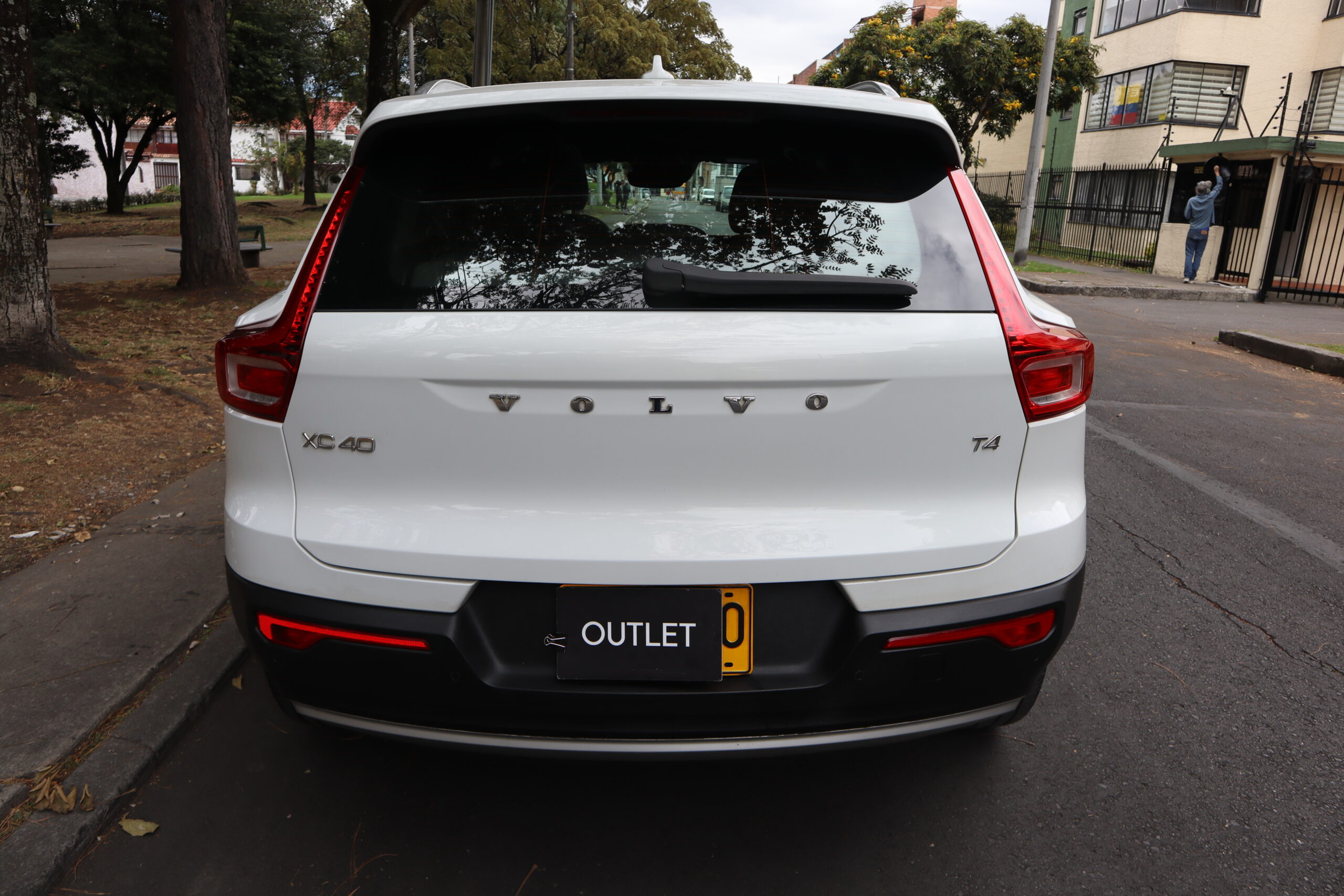 VOLVO XC40 T4 FWD MOMENTUM 2.0 TP T CT 4X2