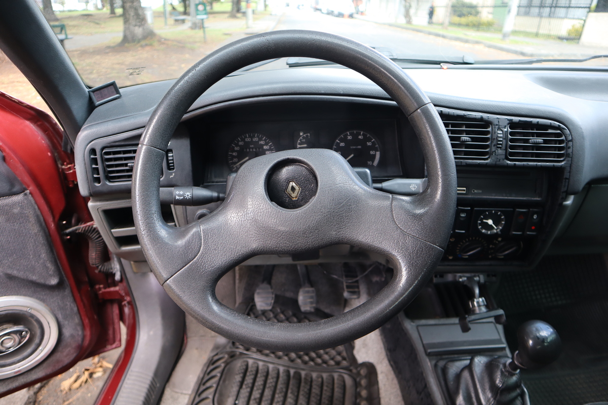 
								Renault R19 INYECCION 1.4 MT full									