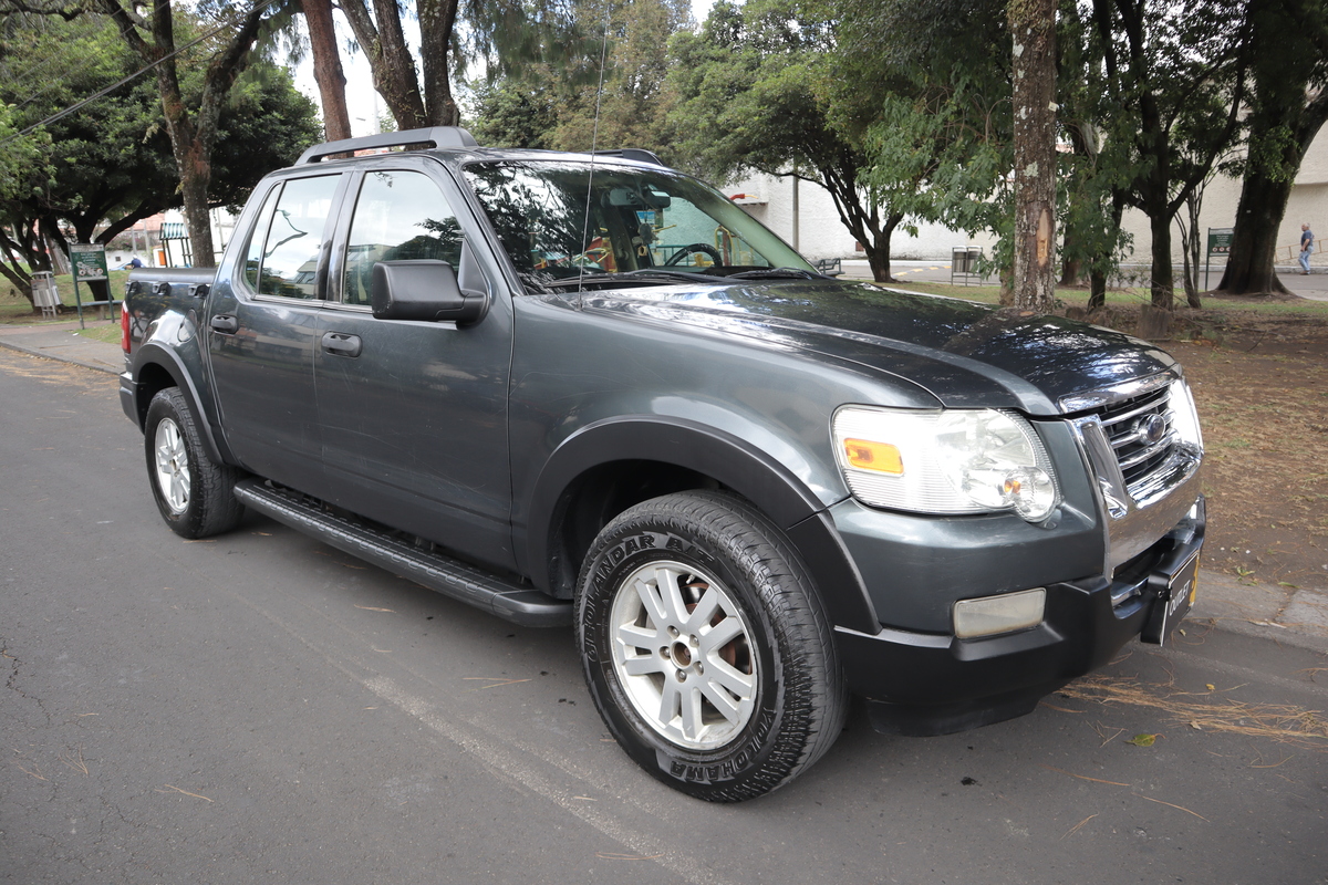 Ford Explorer SPORT TRAC DC 4.0 AT 4X4