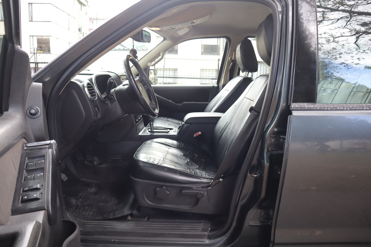 
								Ford Explorer SPORT TRAC DC 4.0 AT 4X4 full									