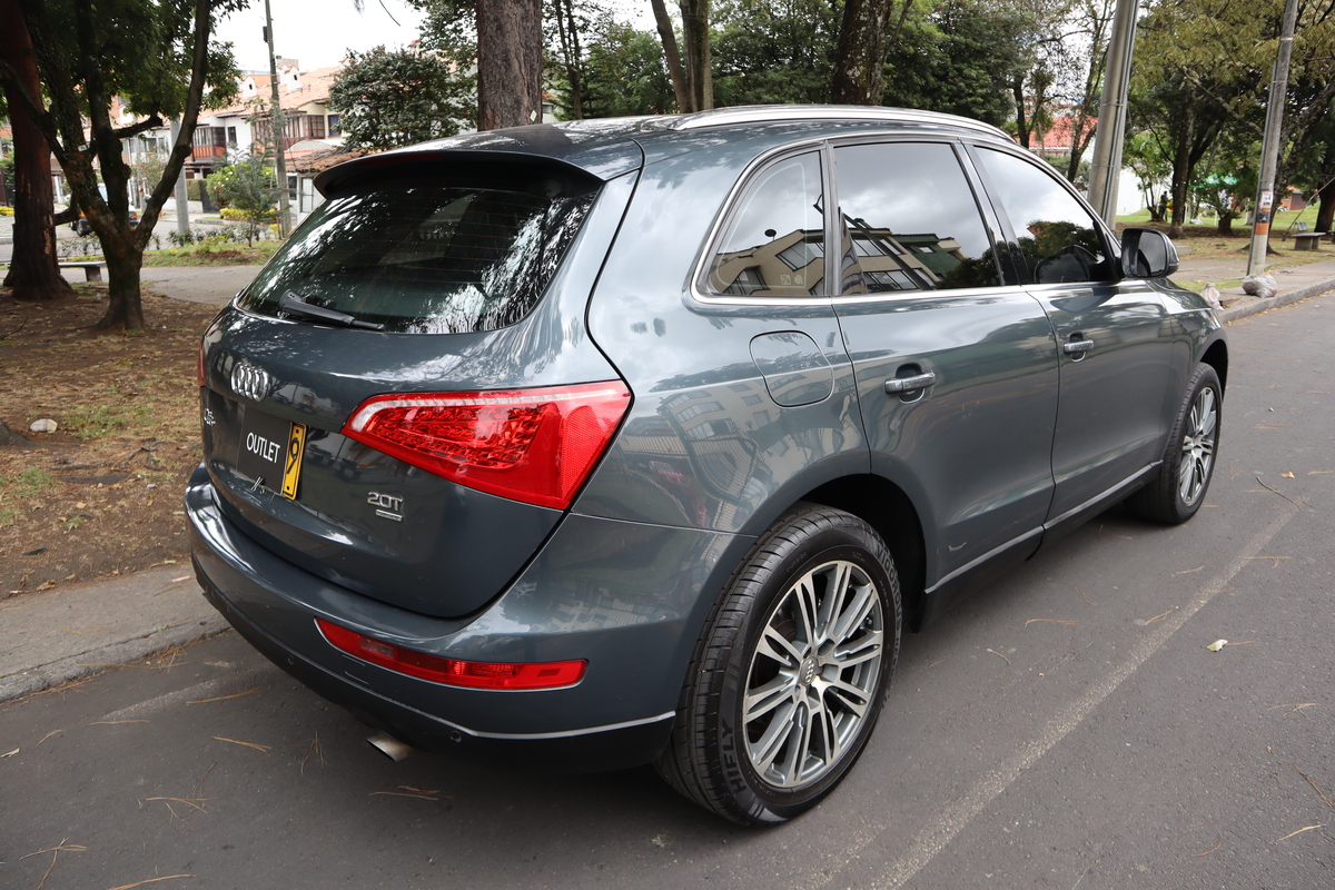 Audi Q5 Tfsi S-tronic Attraction 2.0 Tp T 4×4