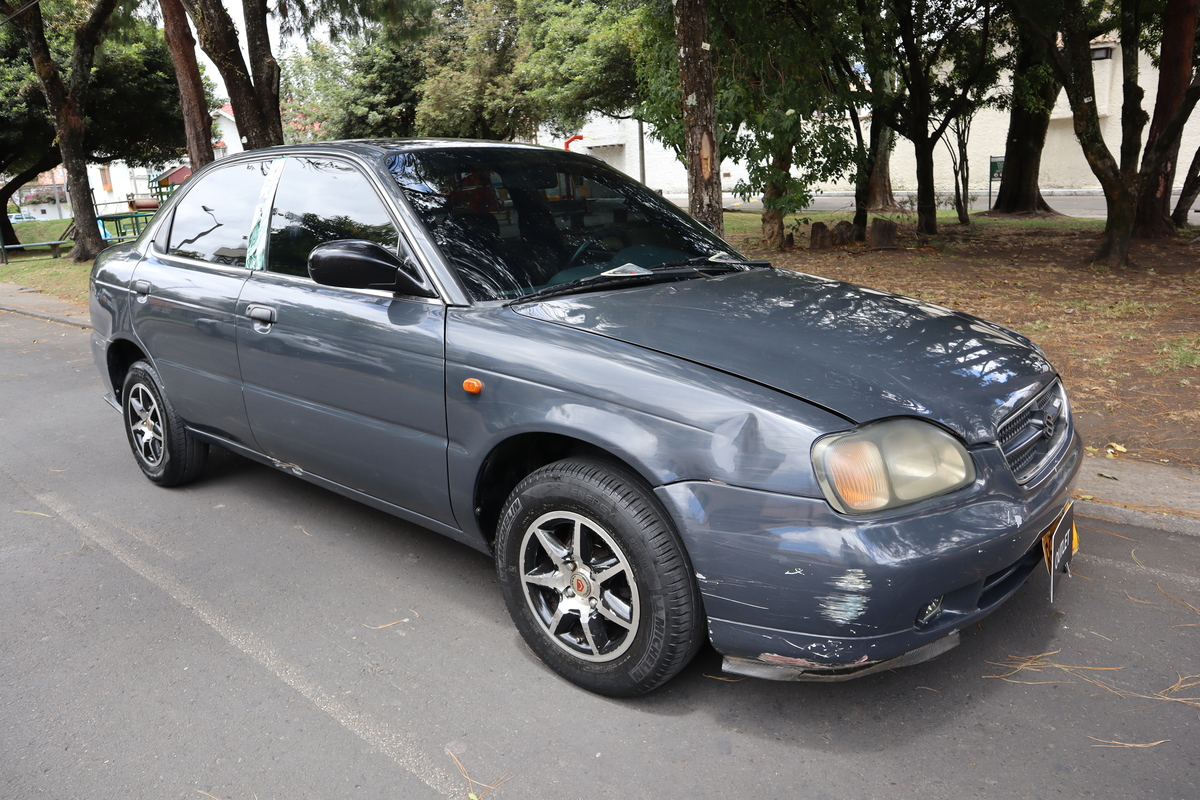 Chevrolet Esteem 1.3 MT