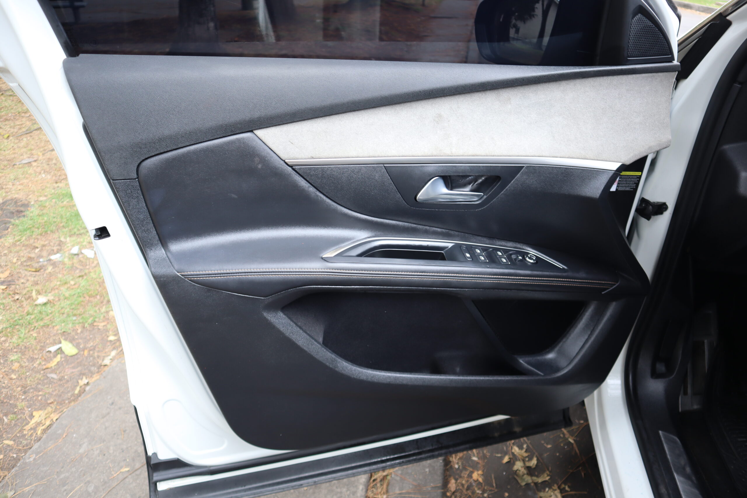 
								Peugeot 5008 Gt Line 1.6 Tp T Ct Tc 7psj 4×2 full									