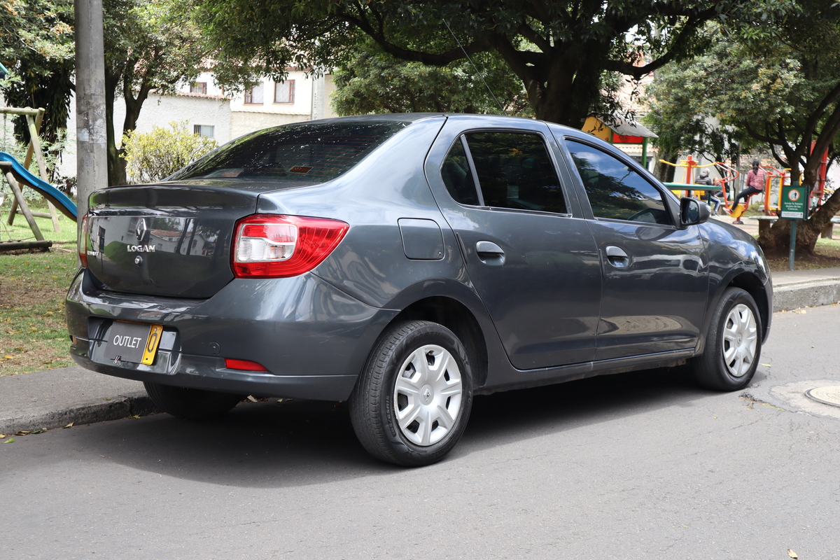 Renault Logan Authentique Life 1.6 Mt Aa 2ab Abs