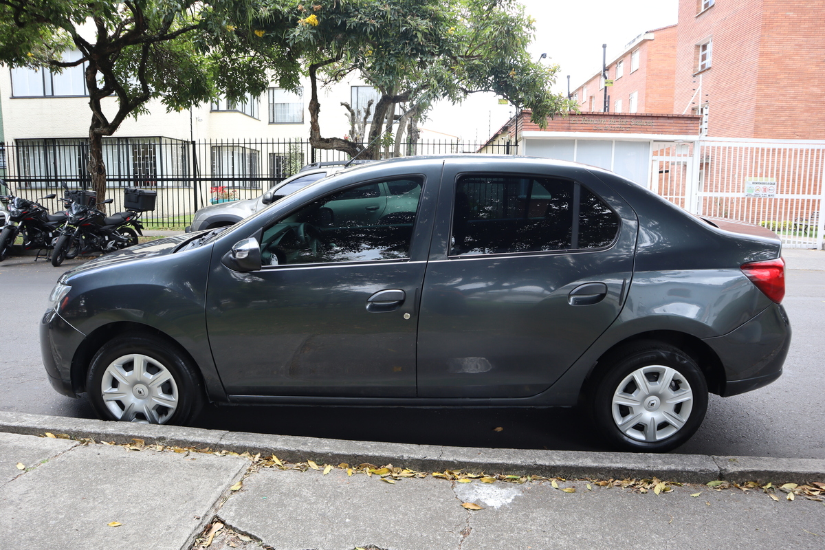 
								Renault Logan Authentique Life 1.6 Mt Aa 2ab Abs full									