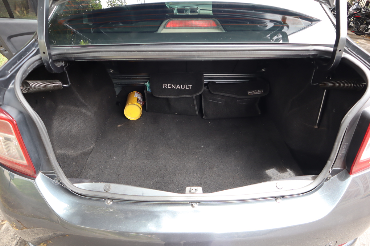 
								Renault Logan Authentique Life 1.6 Mt Aa 2ab Abs full									