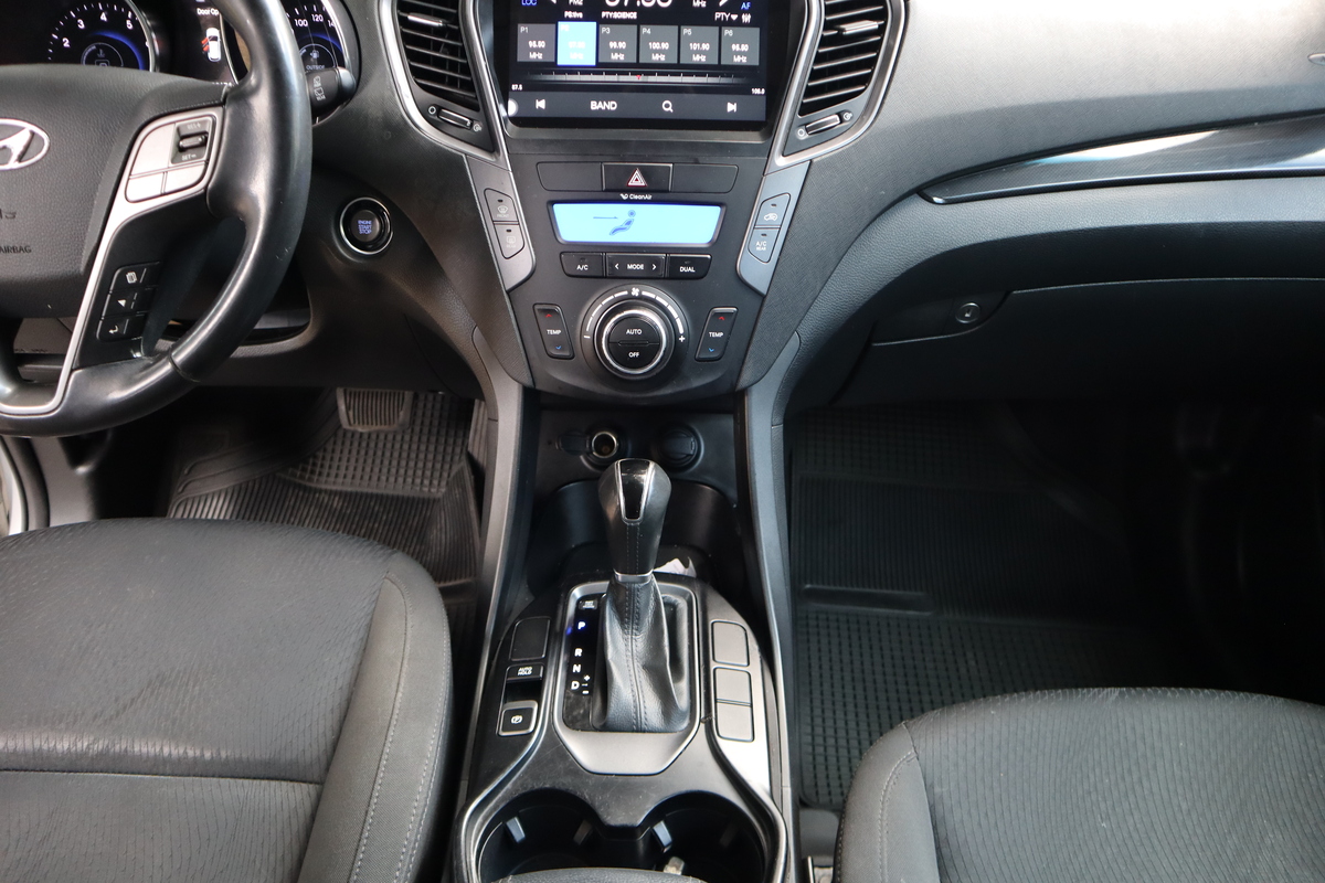 
								Hyundai Santa Fe Gls 3.3 Tp Ct 7psj 4×4 full									