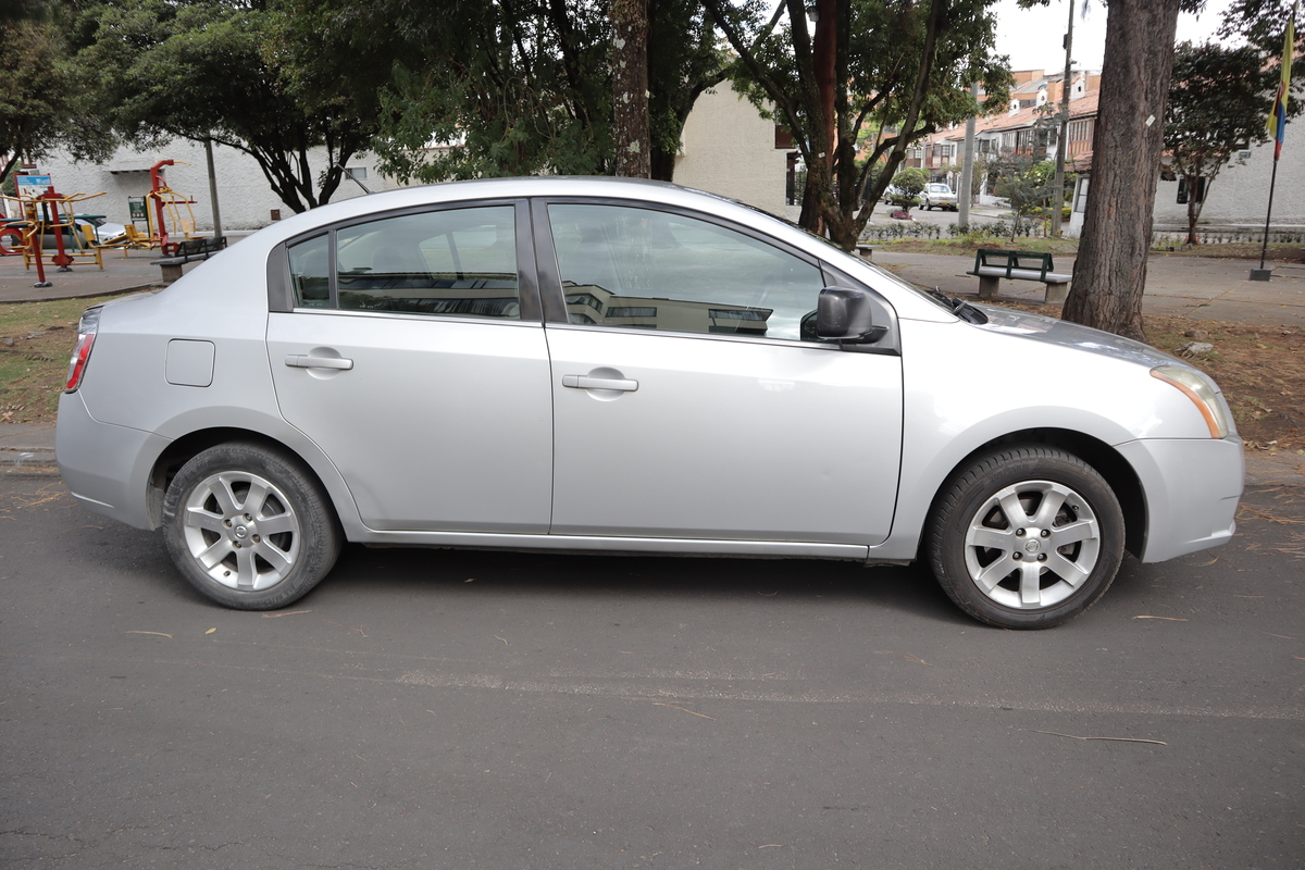 Nissan Sentra 2.0 S At 2ab Abs