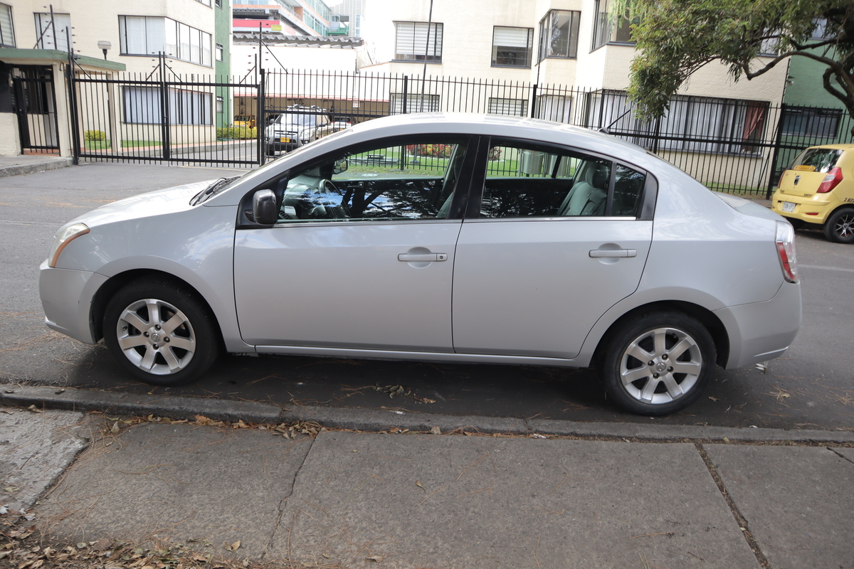
								Nissan Sentra 2.0 S At 2ab Abs full									