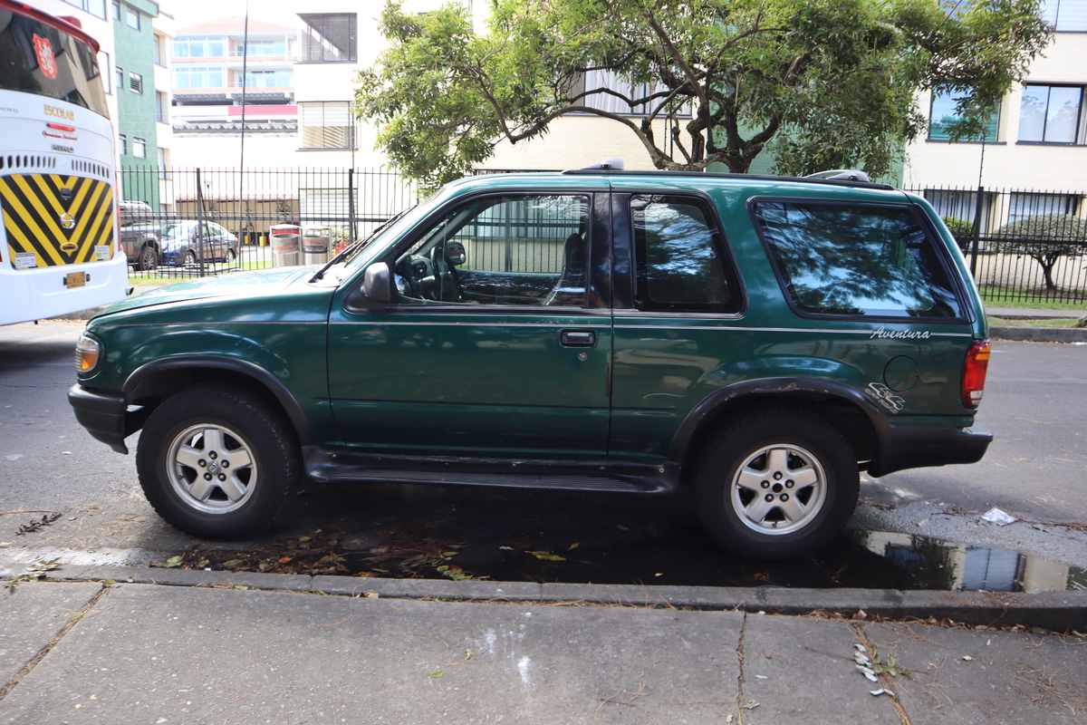 
								Ford Explorer Aventura 4.0 Mt 4×4 (gas Gasolina) full									