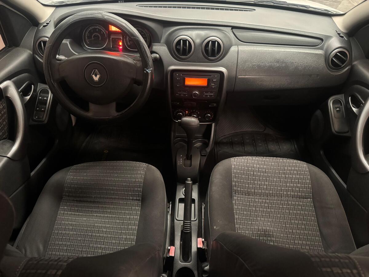 
								Renault Sandero DYNAMIQUE 1.6 AT AA full									