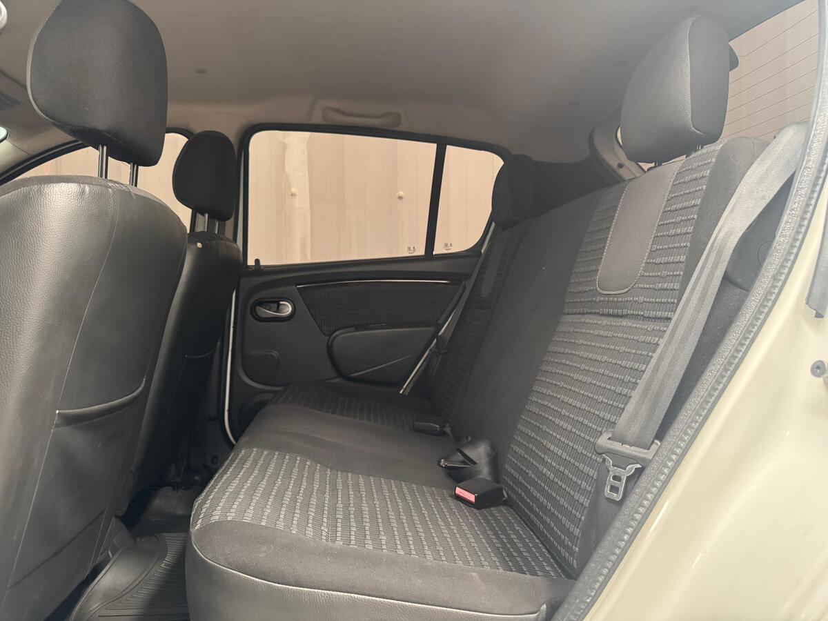 
								Renault Sandero DYNAMIQUE 1.6 AT AA full									