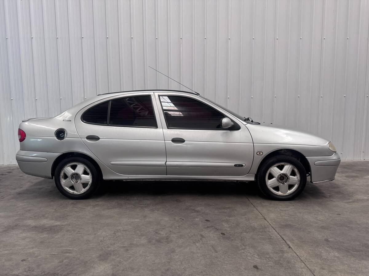 Renault Megane Unique 1.6 Mt