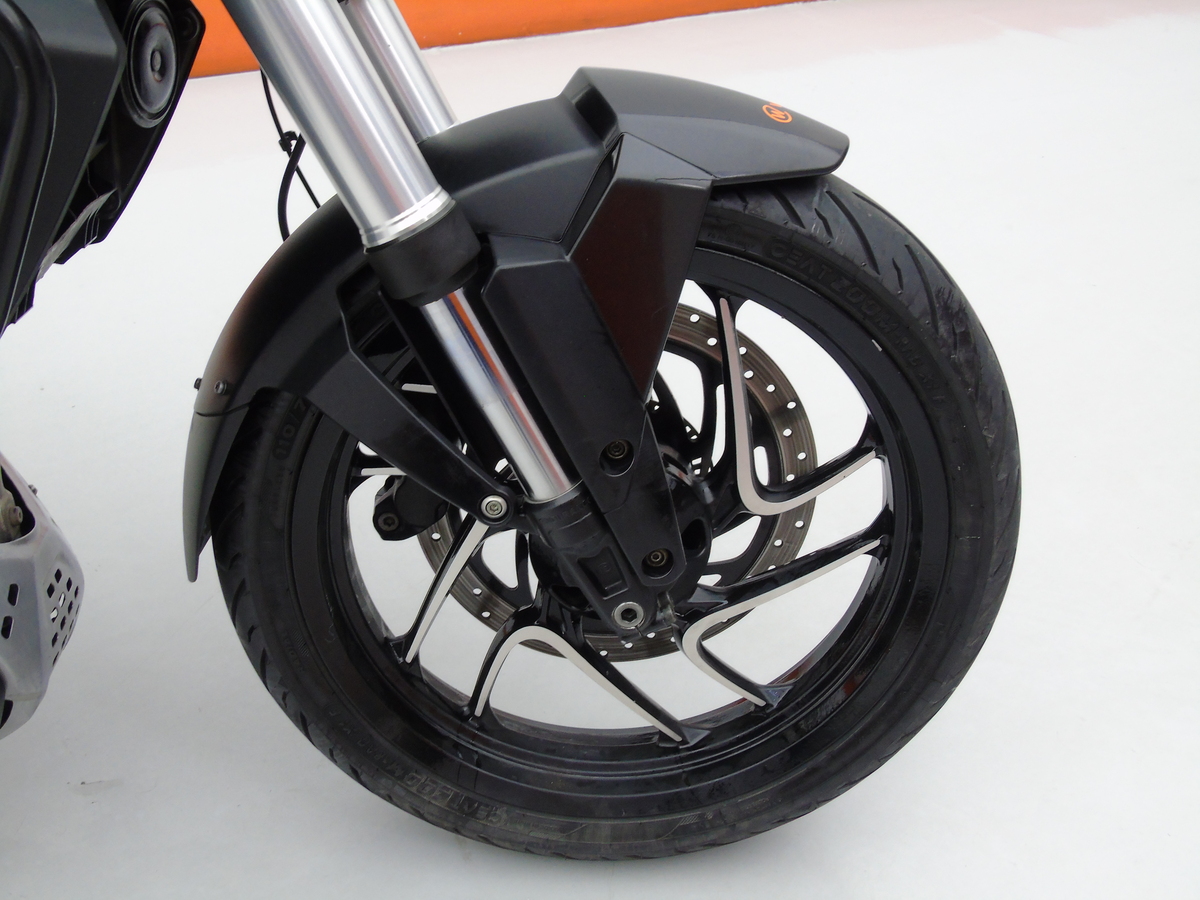 
								Bajaj Dominar D 400 Mt full									