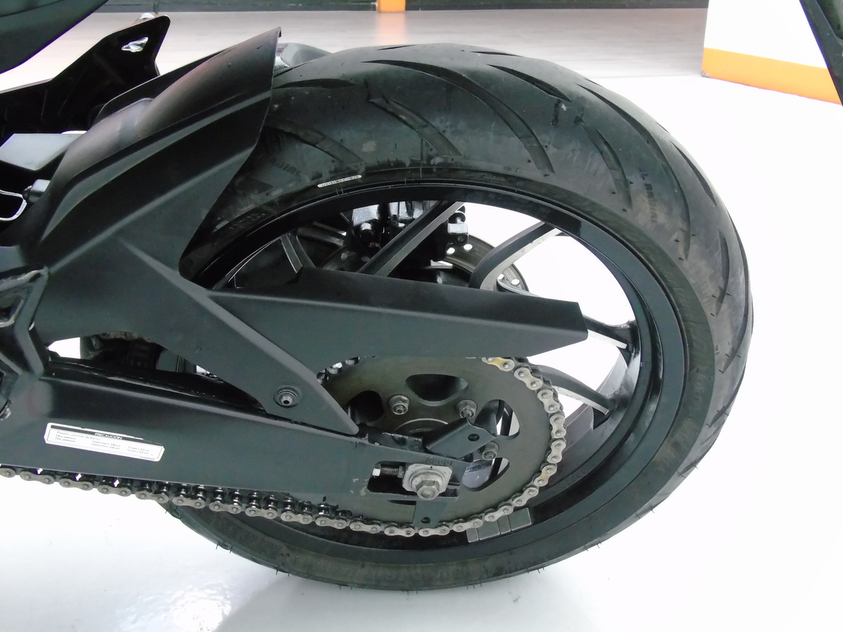 
								Bajaj Dominar D 400 Mt full									