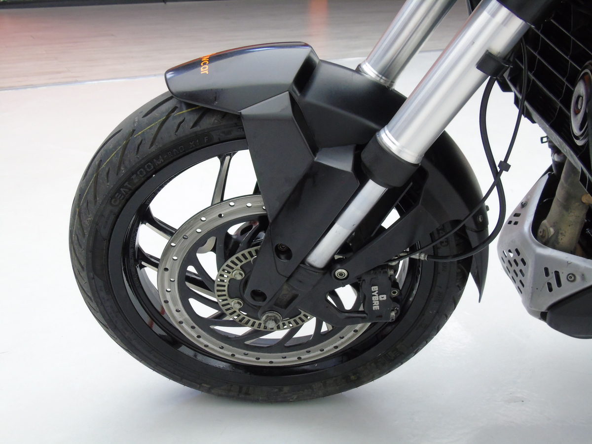
								Bajaj Dominar D 400 Mt full									