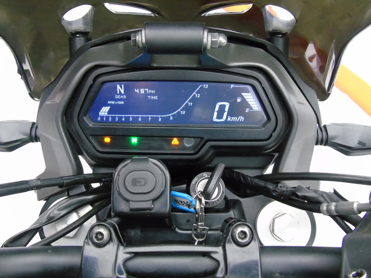 
								Bajaj Dominar D 400 Mt full									