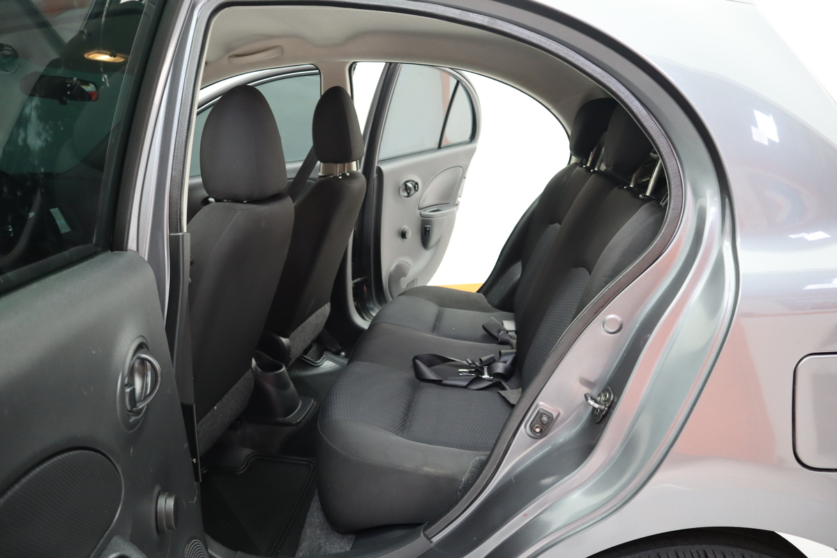 
								Nissan March Active 1.6 Mt Aa 2ab Abs full									