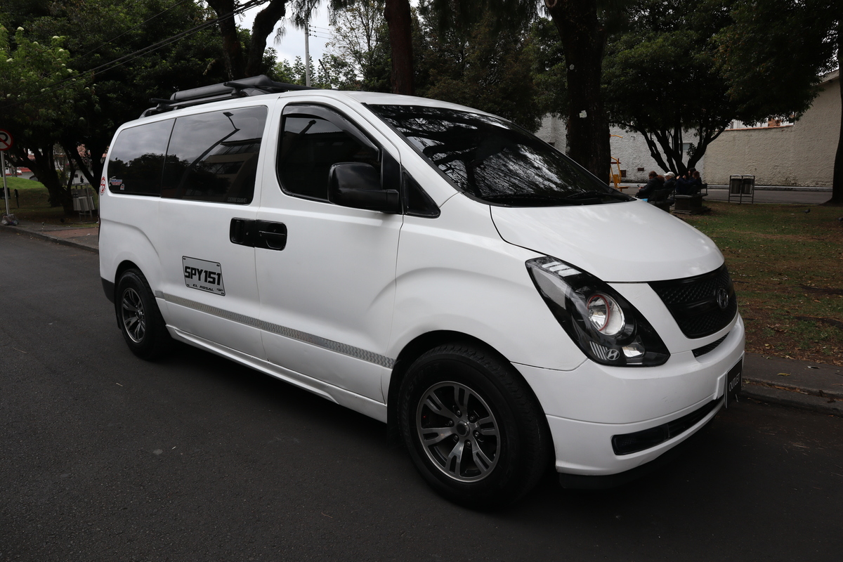 Hyundai Starex H1 2.5 Mt Td 4×2 12psj Aa (diesel)