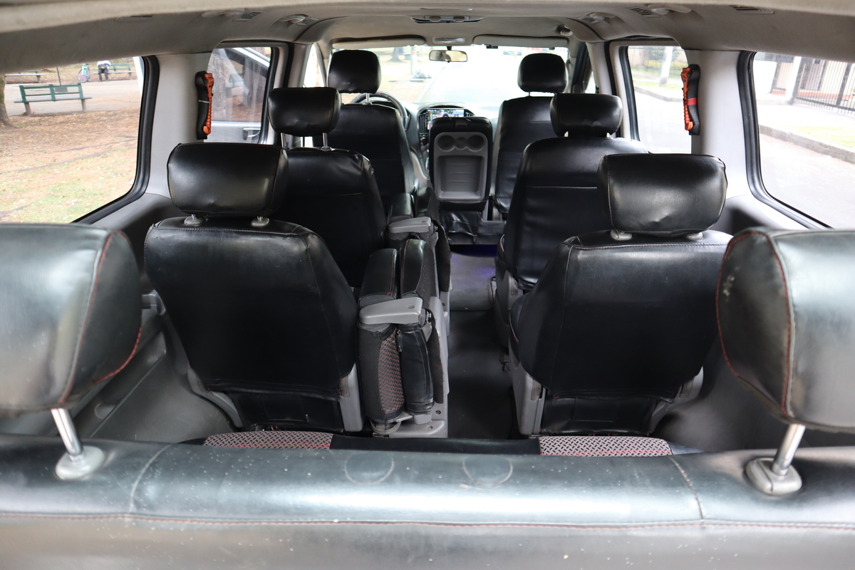 
								Hyundai Starex H1 2.5 Mt Td 4×2 12psj Aa (diesel) full									