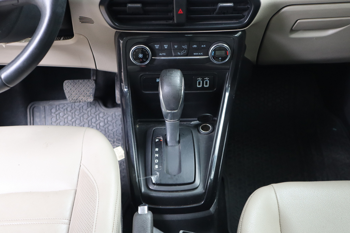 
								Ford Ecosport TITANIUM 2.0 TP 4X2 full									