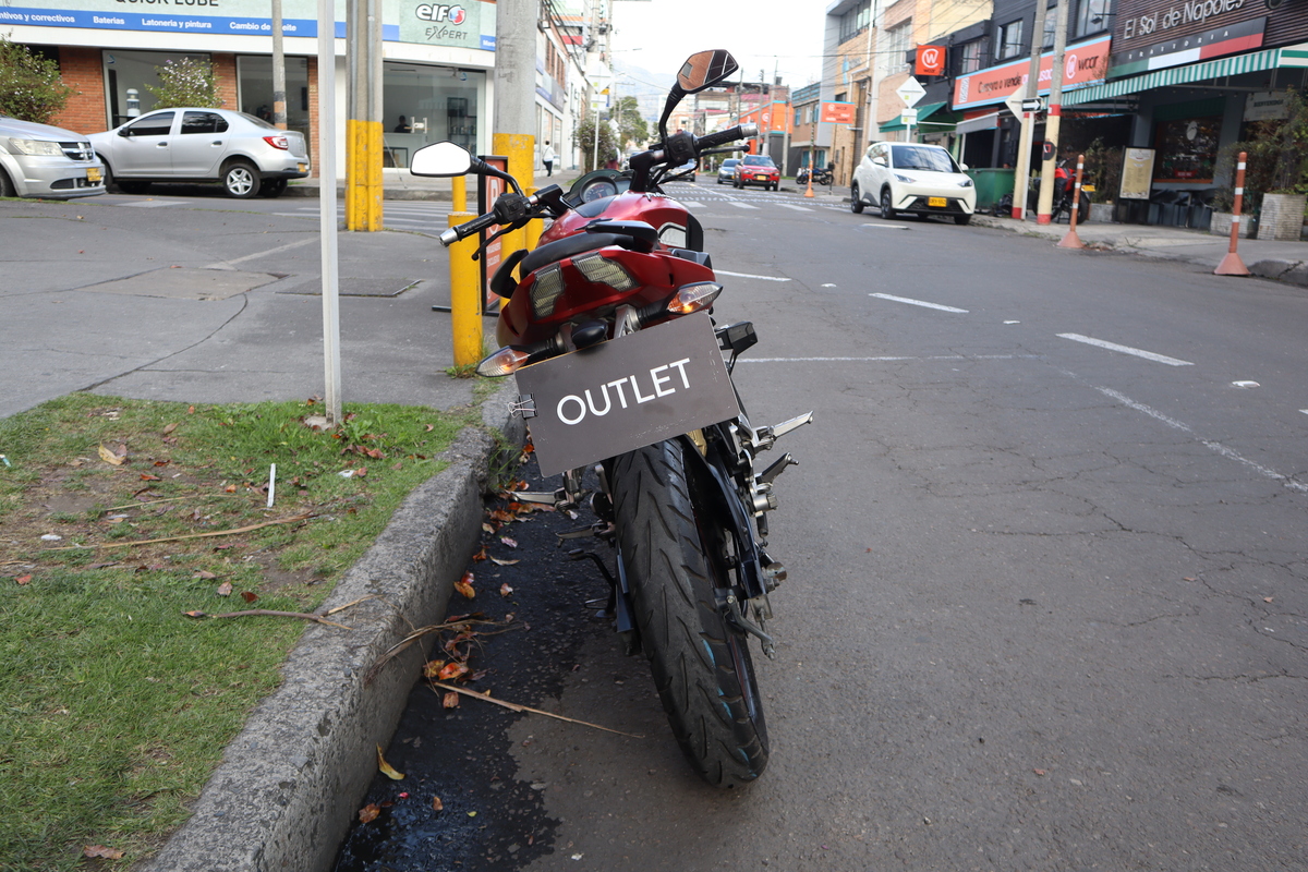 
								Bajaj Pulsar 150 Ns Mt 150cc full									