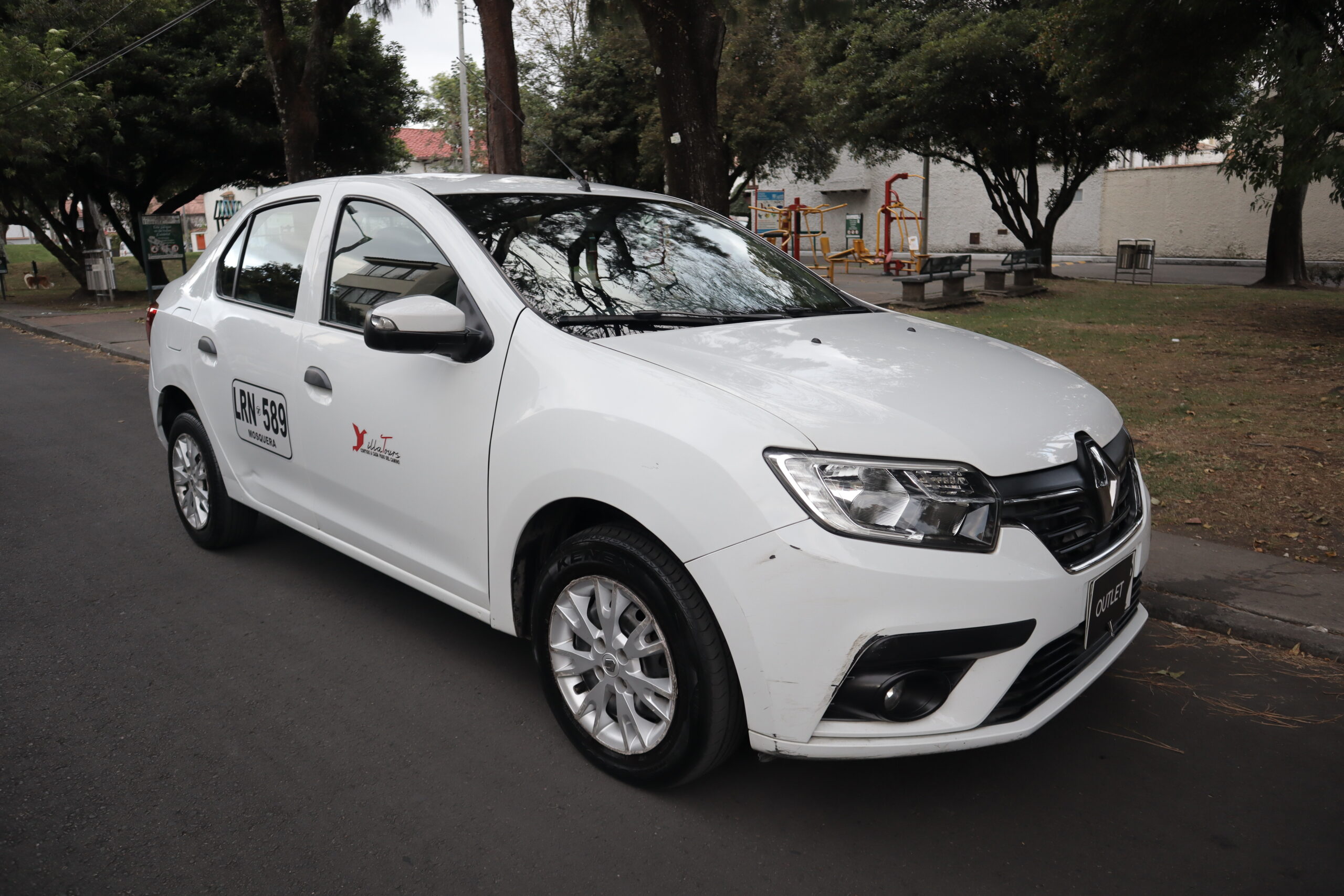 Renault Logan Life 1.6 Mt Aa 4ab Abs (servicio Publico)