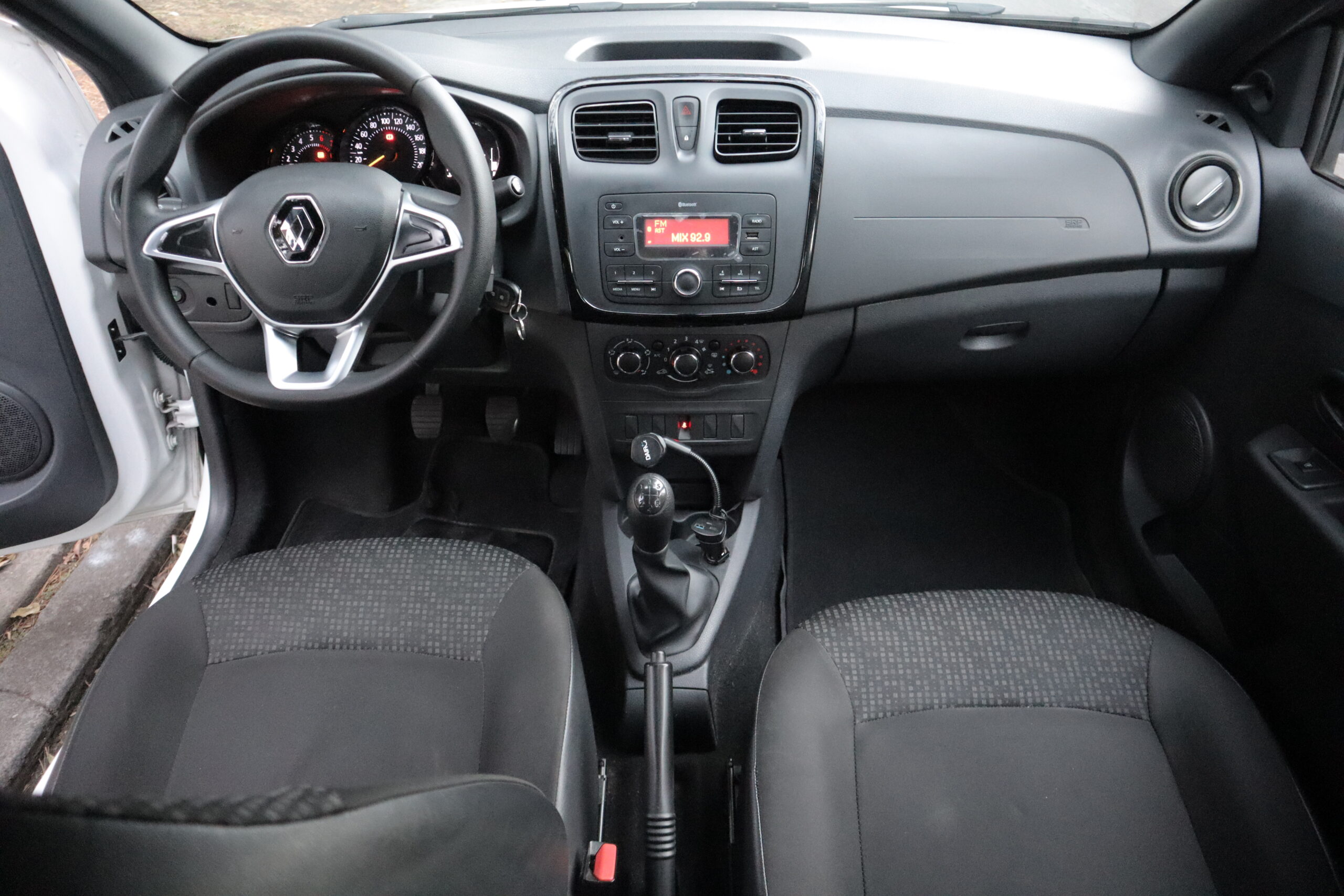 
								Renault Logan Life 1.6 Mt Aa 4ab Abs (servicio Publico) full									