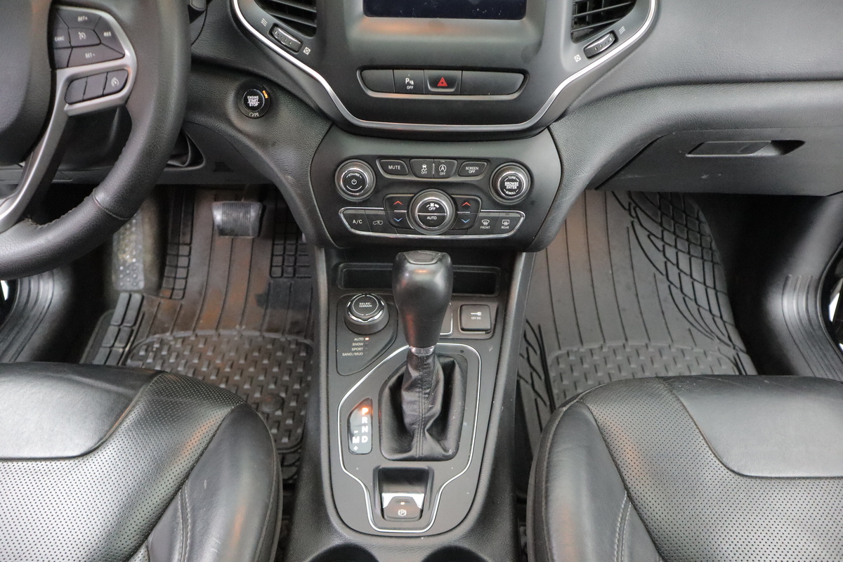 
								Jeep Cherokee Longitude 3.2 Tp Ct Tc 4×4 full									