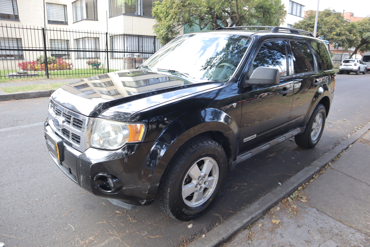
								Ford Escape XLT 3.0 AT 4X4 full									