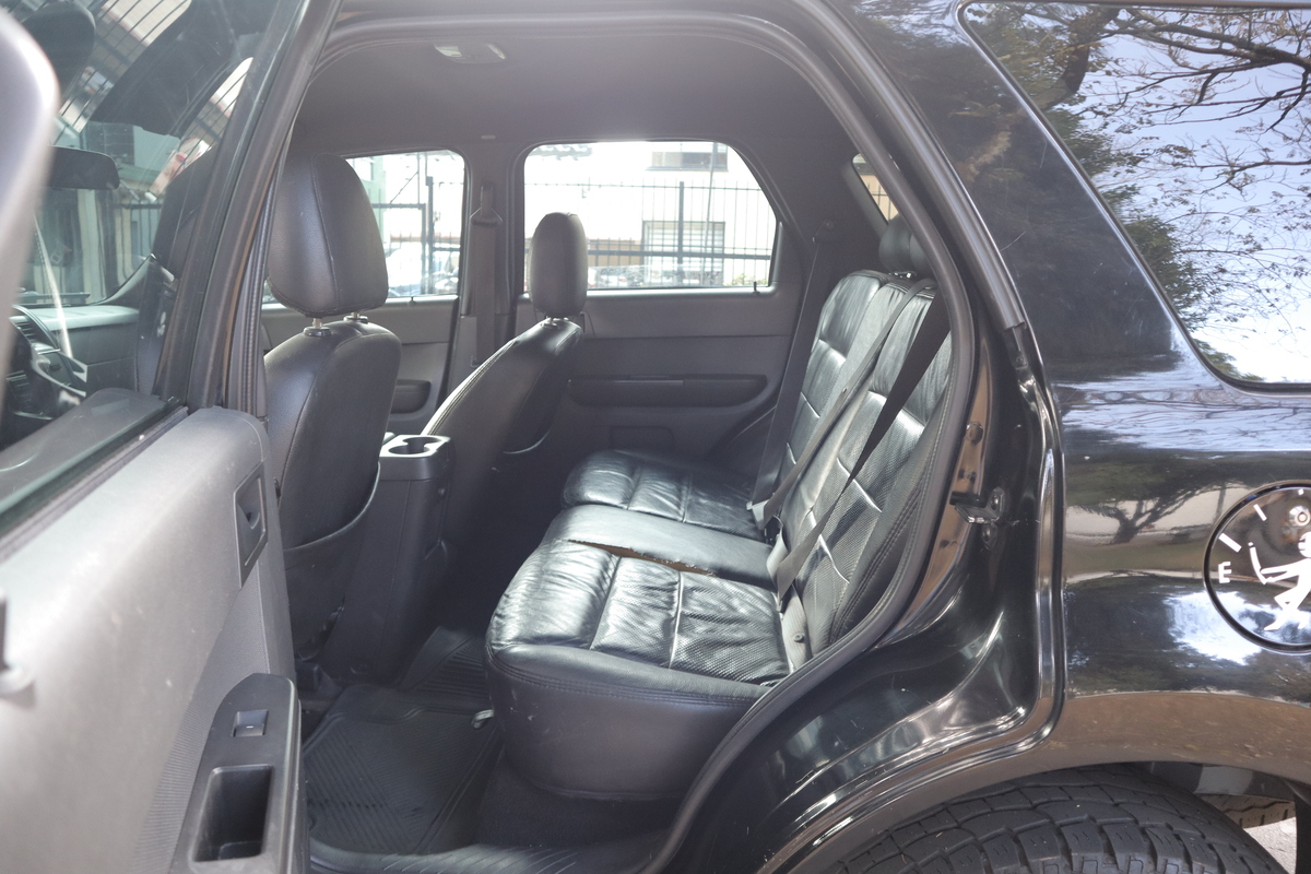 
								Ford Escape XLT 3.0 AT 4X4 full									