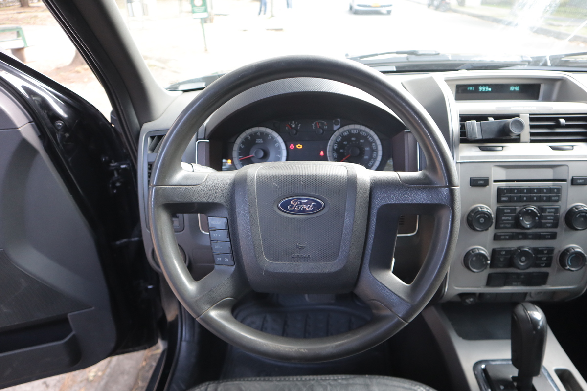 
								Ford Escape XLT 3.0 AT 4X4 full									