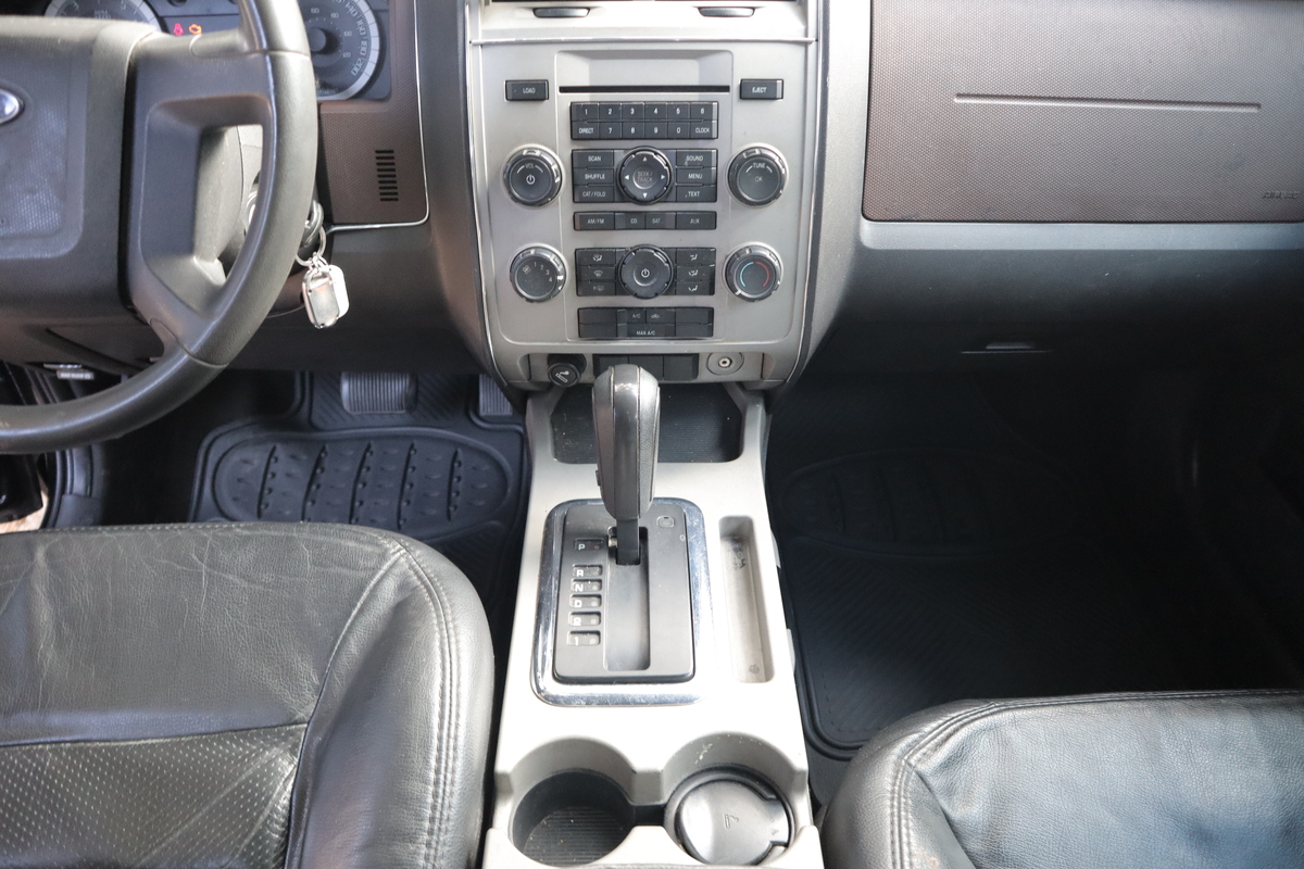 
								Ford Escape XLT 3.0 AT 4X4 full									
