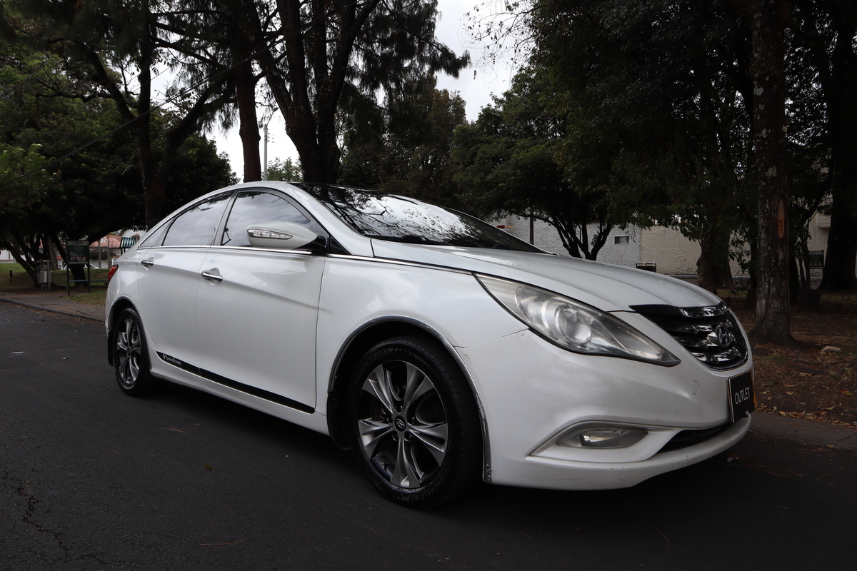 Hyundai Sonata I45 2.4 AT