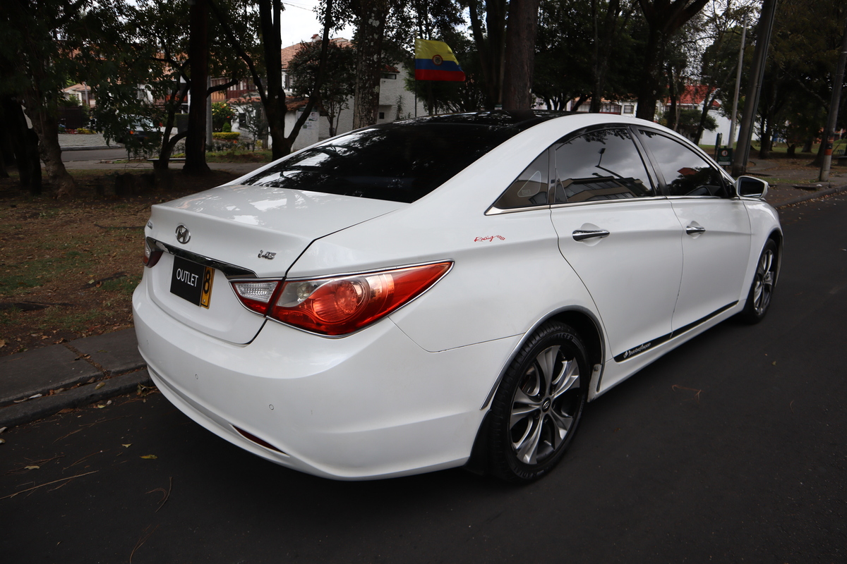 Hyundai Sonata I45 2.4 AT