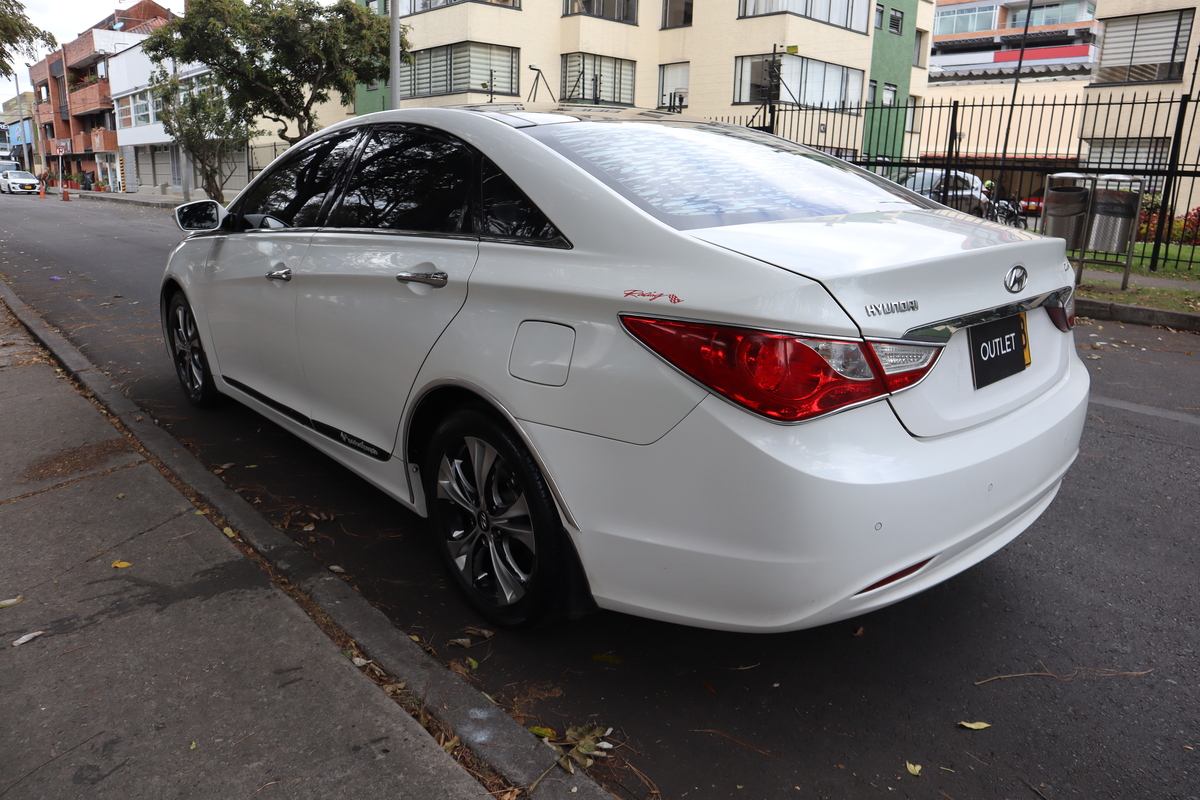 Hyundai Sonata I45 2.4 AT